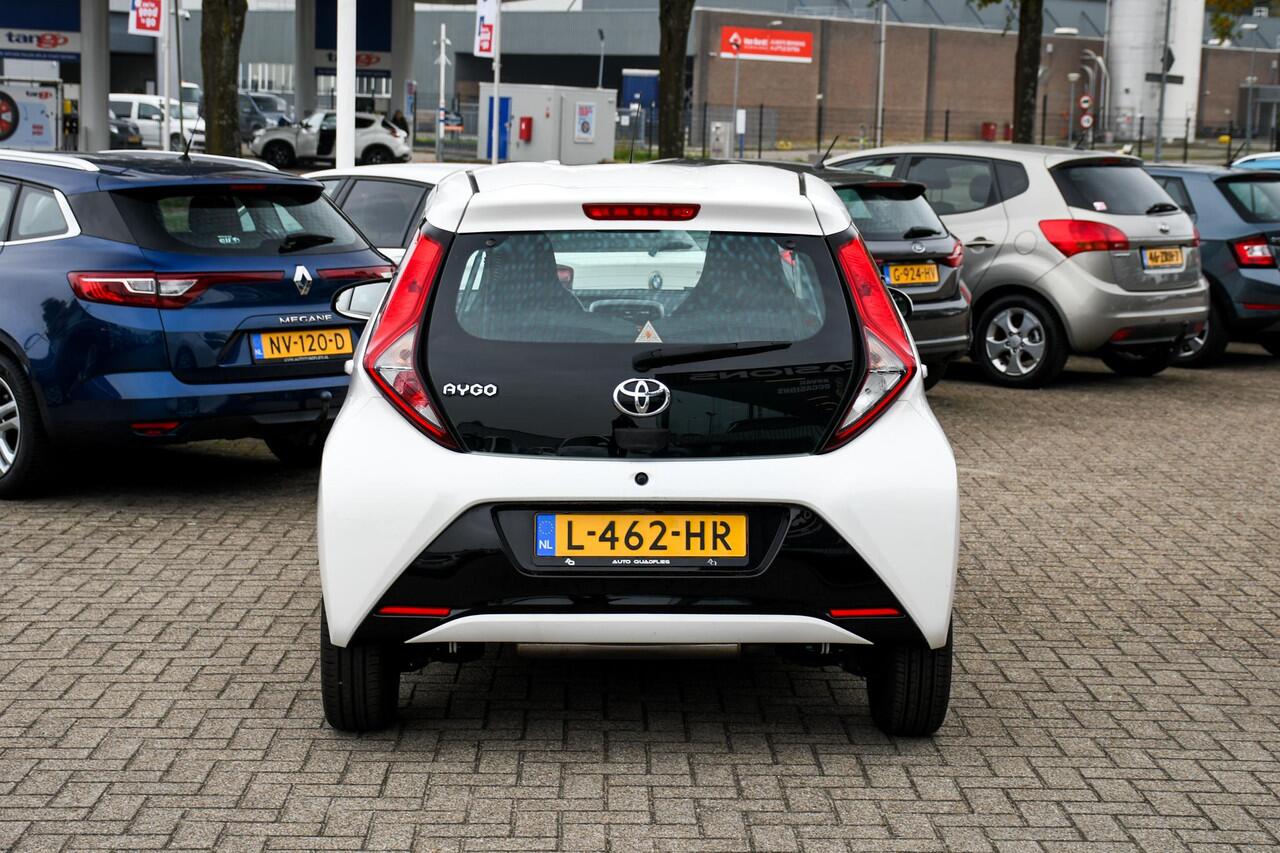Toyota AYGO 1.0 VVT-i x-play APPLE CARPLAY/ HILL HOLD/ LED