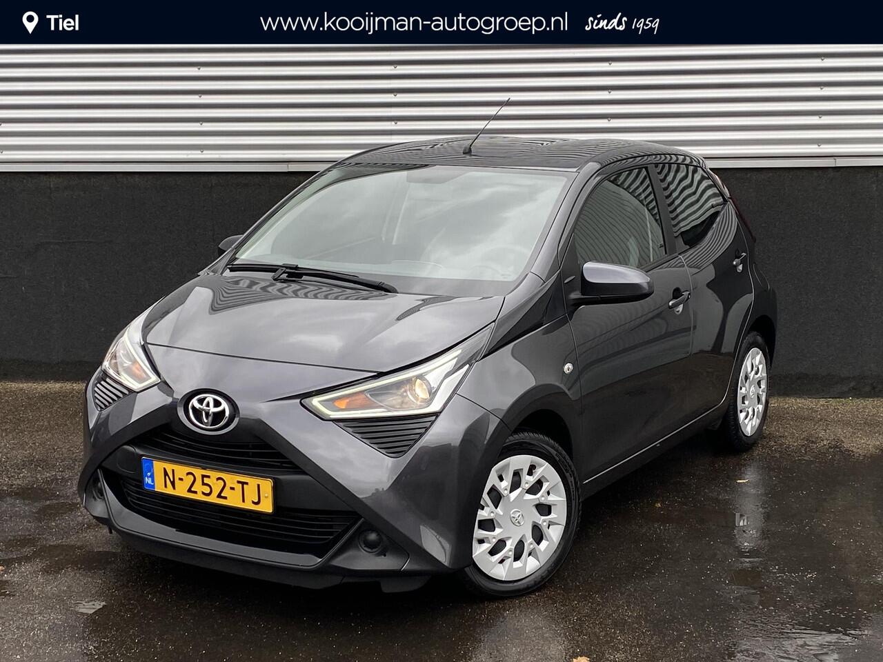 Toyota AYGO 1.0 VVT-i x-play Apple Carplay en/of Android auto navigatie, Achteruitrijcamera, 1e eign. NL-auto