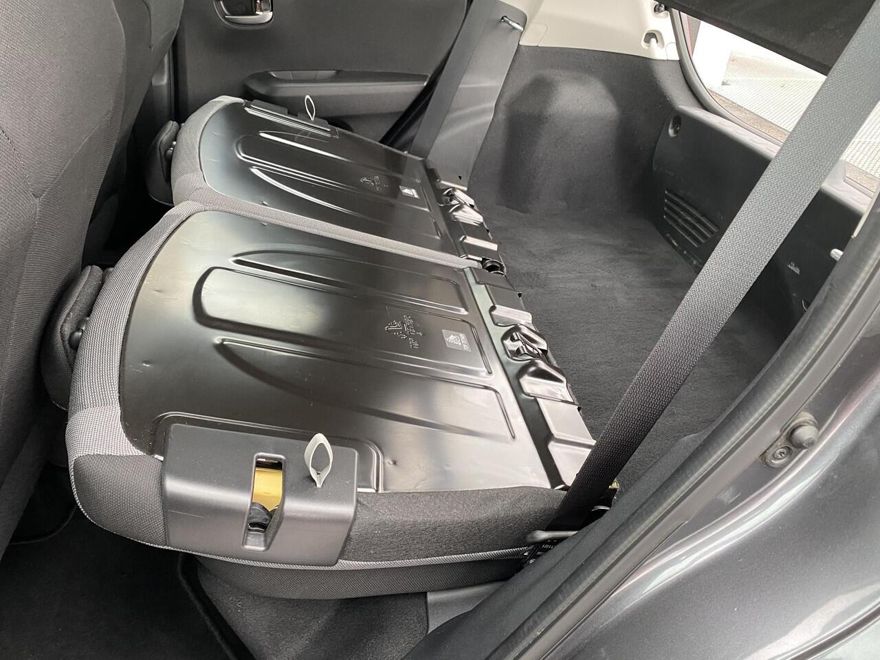 Toyota AYGO 1.0 VVT-i x-play Apple Carplay en/of Android auto navigatie, Achteruitrijcamera, 1e eign. NL-auto