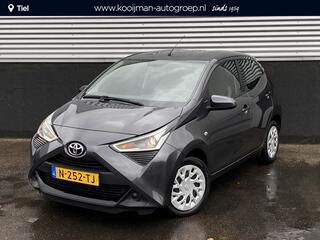 toyota-aygo-1.0-vvt-i-x-play-apple-