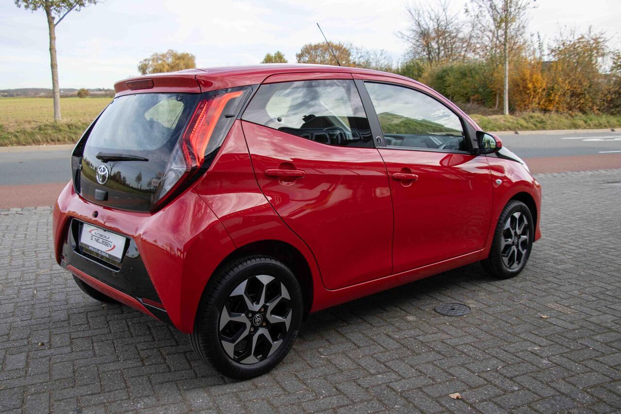 Toyota AYGO 1.0 VVT-i x-play Team D