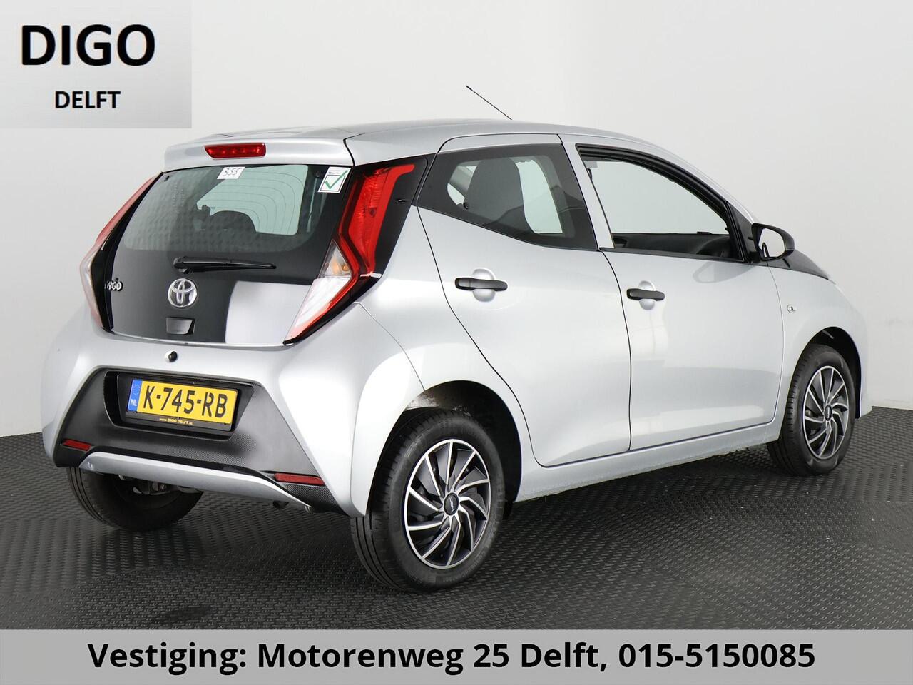 Toyota AYGO 1.0 VVT-i X SILVERLINE FUN CARPLAY NAVI AIRCO.5 DRS .GARANTIE TOT 2031 !
