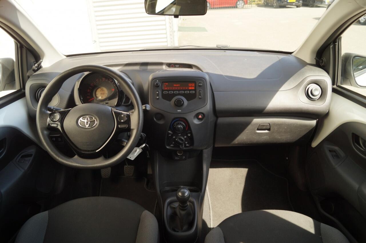 Toyota AYGO 1.0 VVT-i X-Fun -AIRCO-LED-