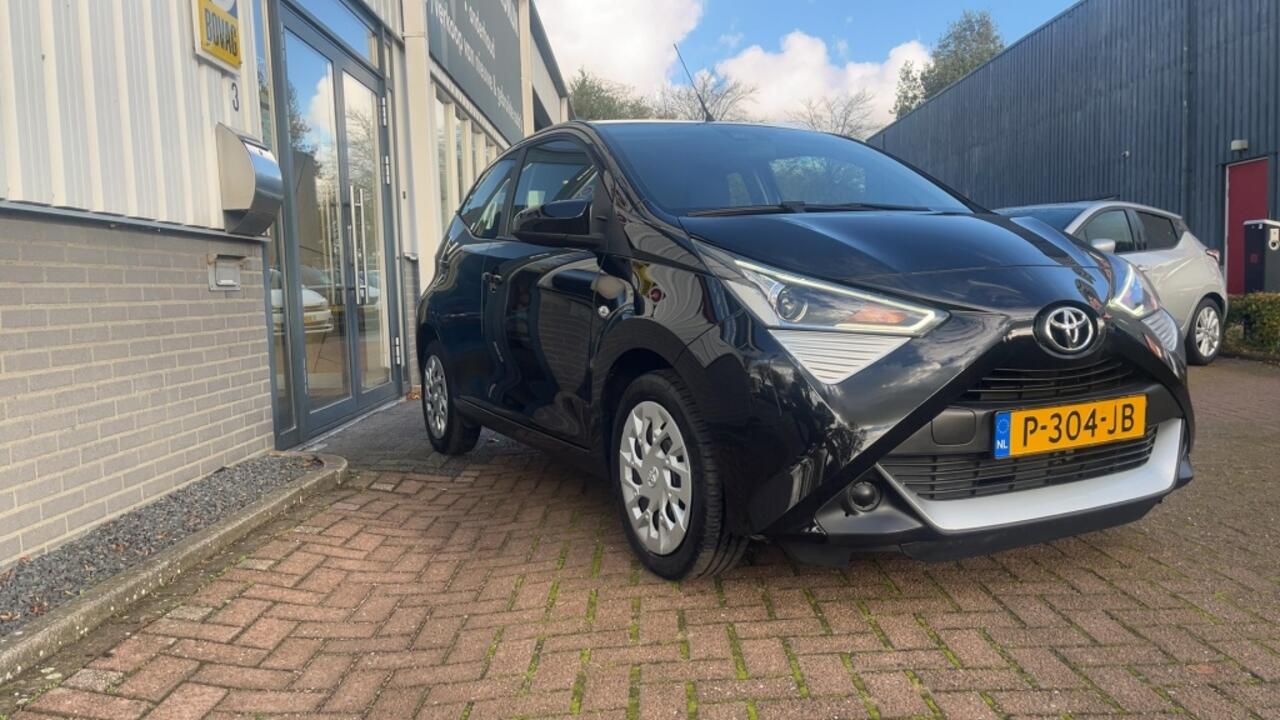Toyota AYGO Automaat 1.0 VVT-i x-play