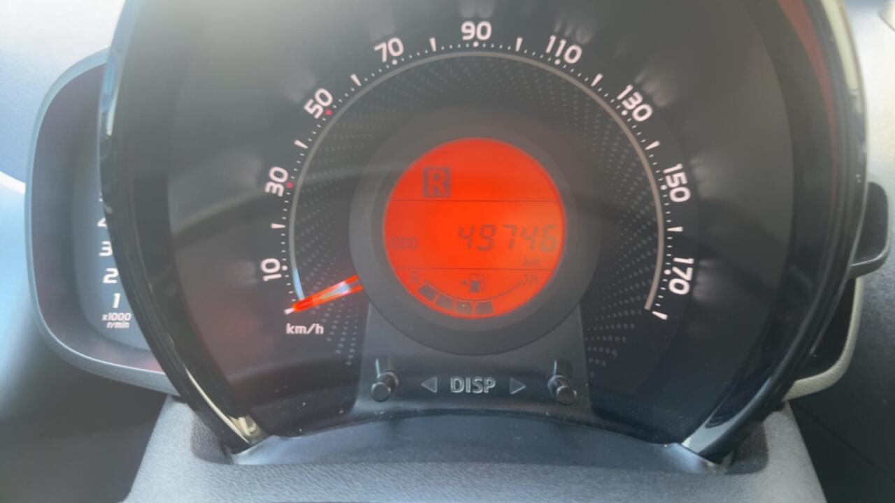 Toyota AYGO Automaat 1.0 VVT-i x-play