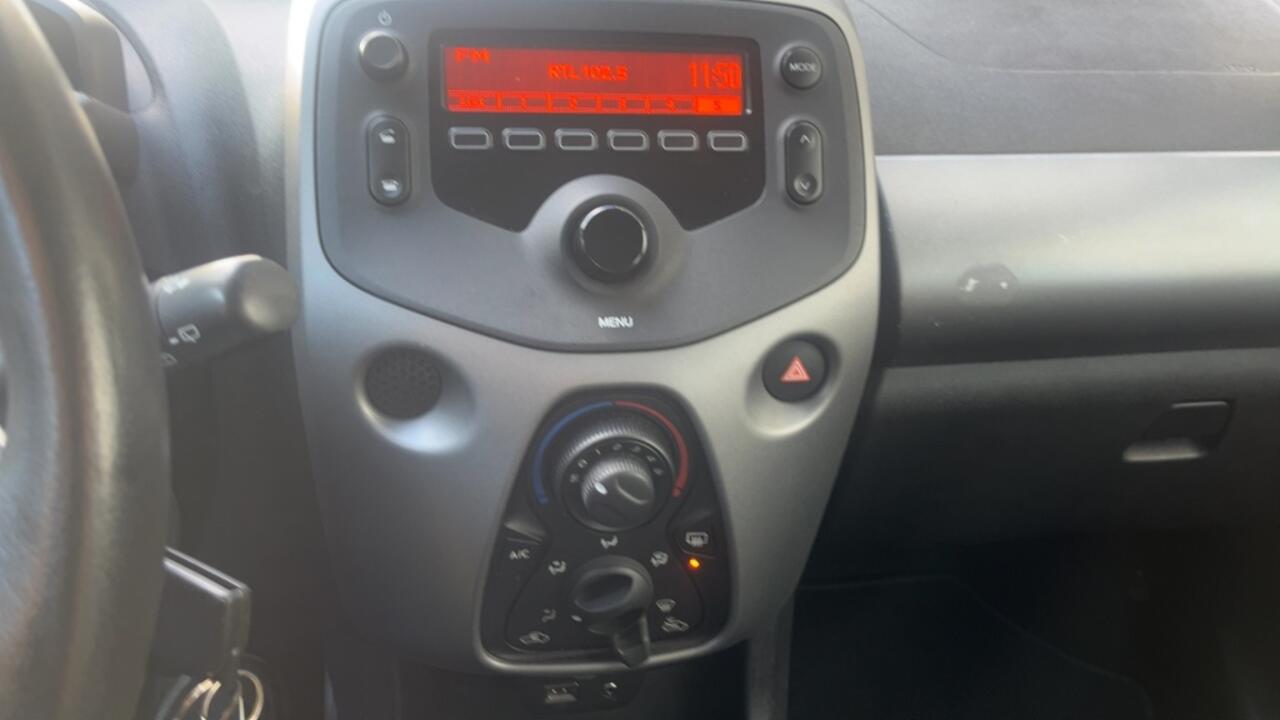Toyota AYGO Automaat 1.0 VVT-i x-play