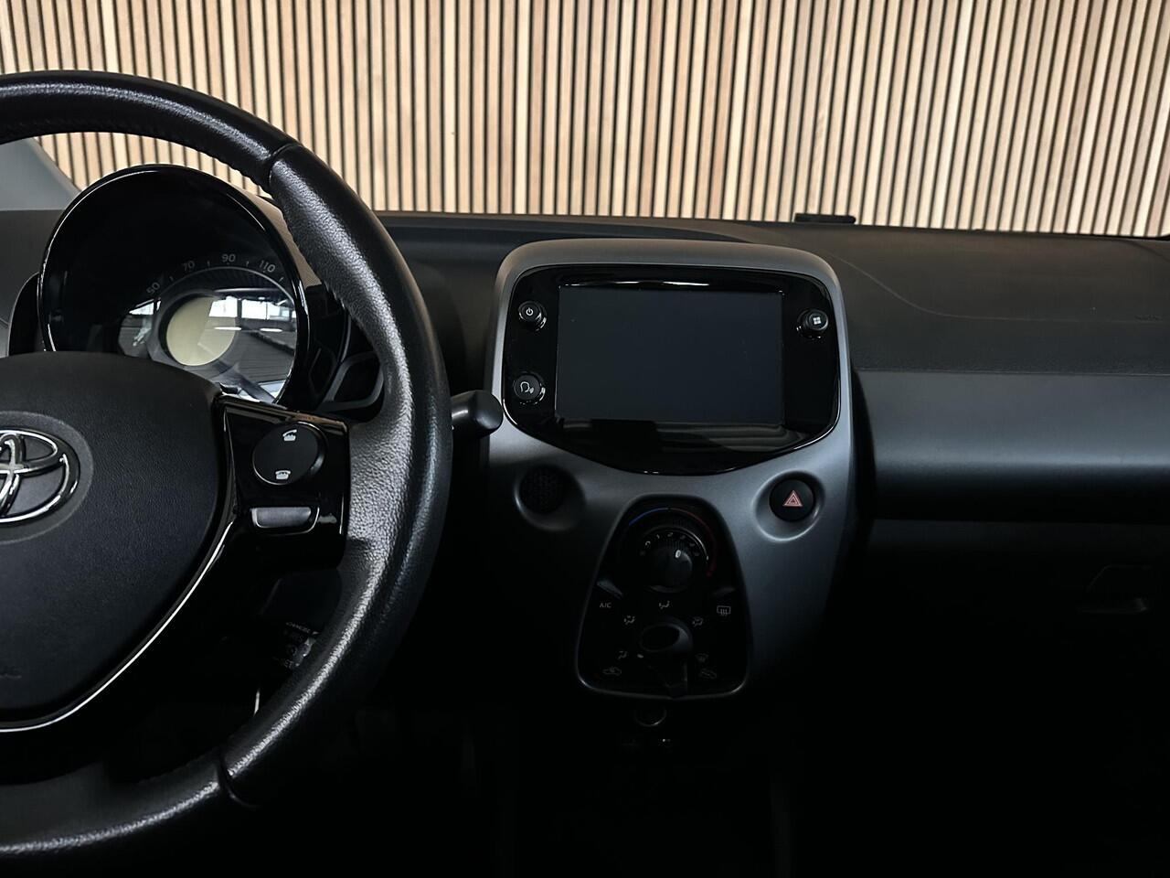 Toyota AYGO 1.0 VVT-i x-play Navi | Camera | LED verlichting