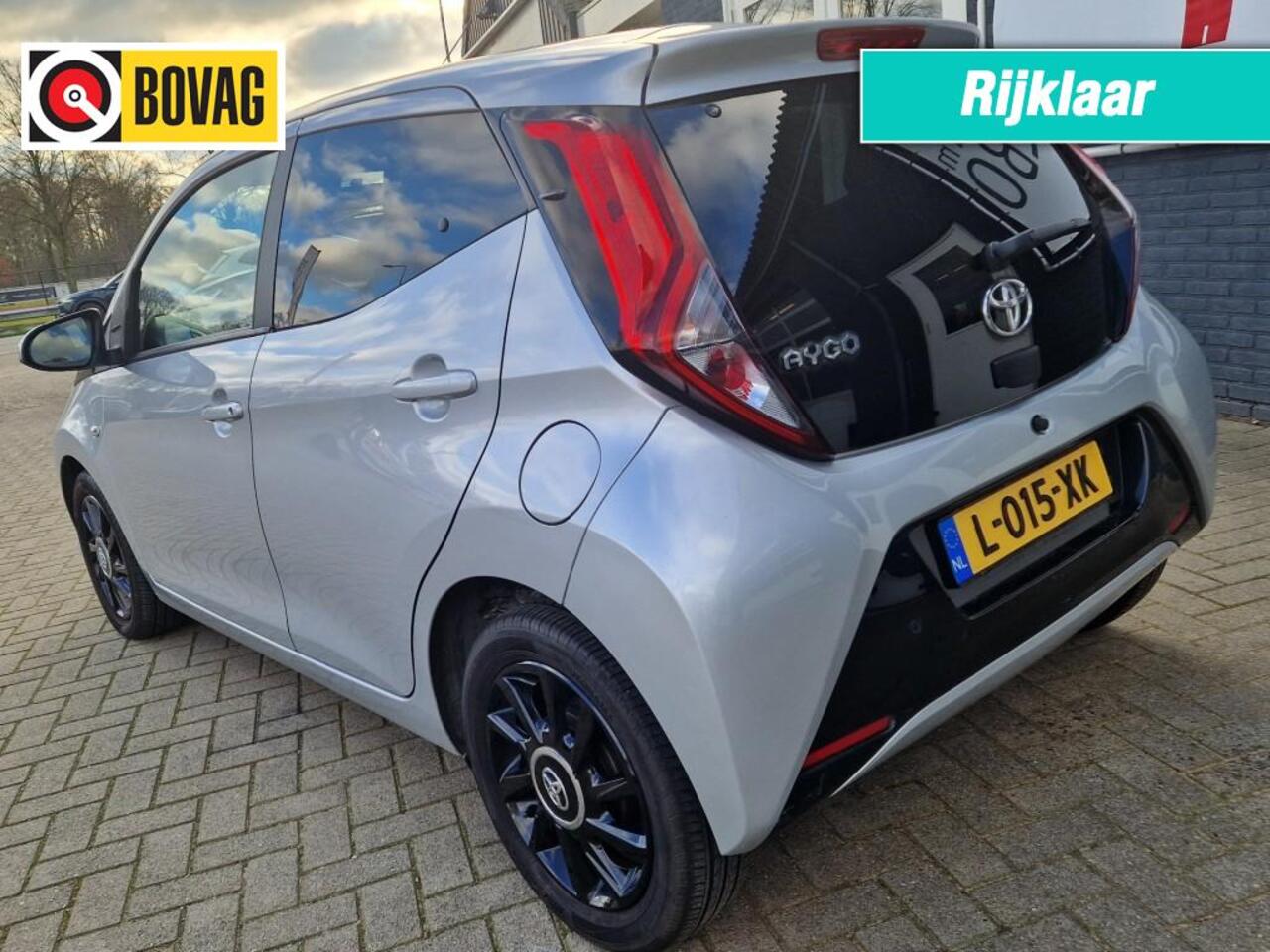 Toyota AYGO 1.0 VVT-I X-PLAY Sport Camera Climate PDC Cruise Ctrl. LM 16Zwart