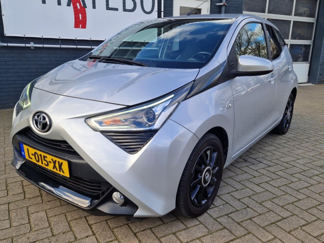 Toyota AYGO 1.0 VVT-I X-PLAY Sport Camera Climate PDC Cruise Ctrl. LM 16Zwart