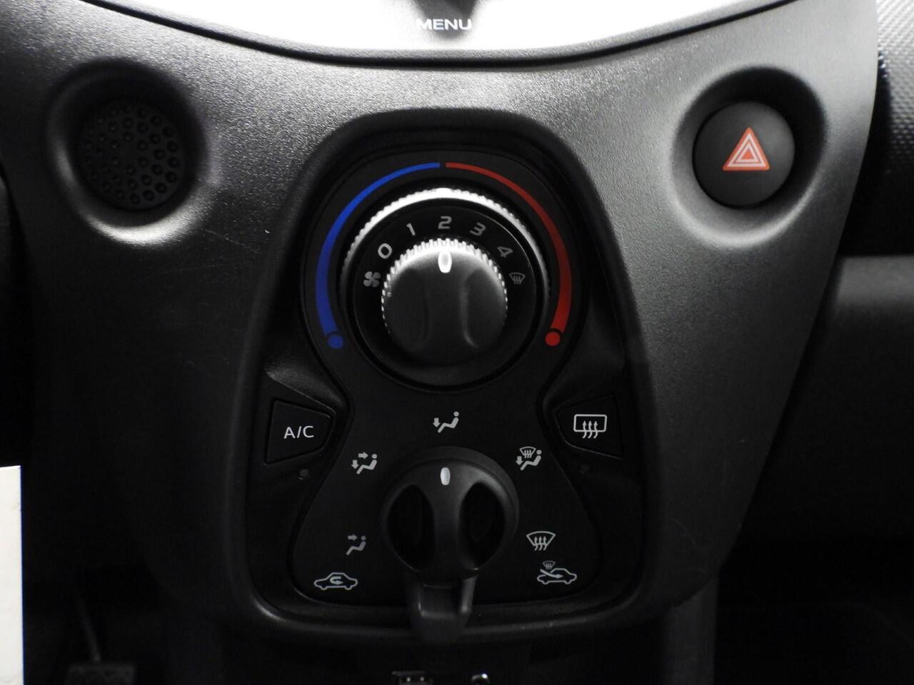 Toyota AYGO 1.0 VVT-i X-Fun AIRCO/BLUETOOTH!