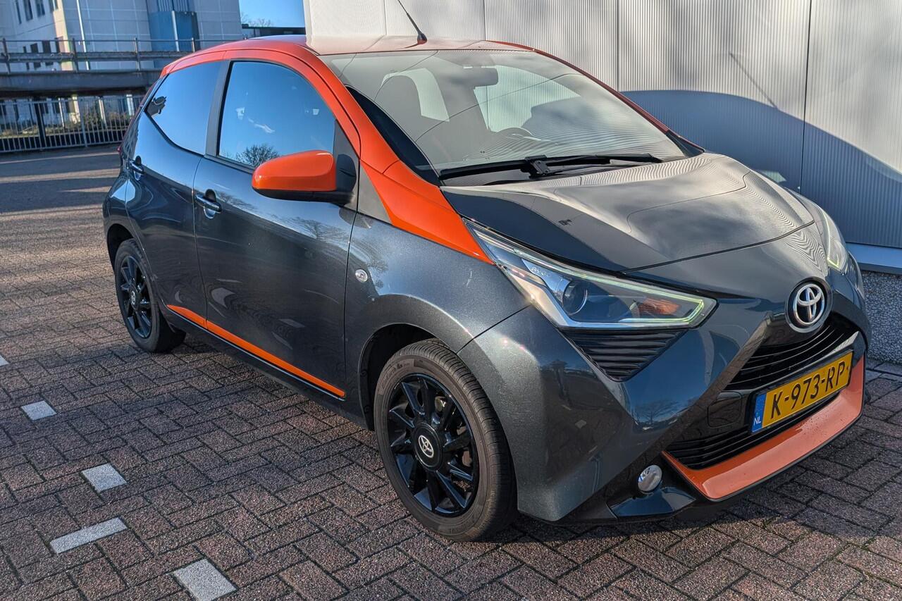 Toyota AYGO 1.0 VVT-i x-JBL Achteruitrijcamera, Navigatie met Apple Carplay & Android Auto, JBL premium audio