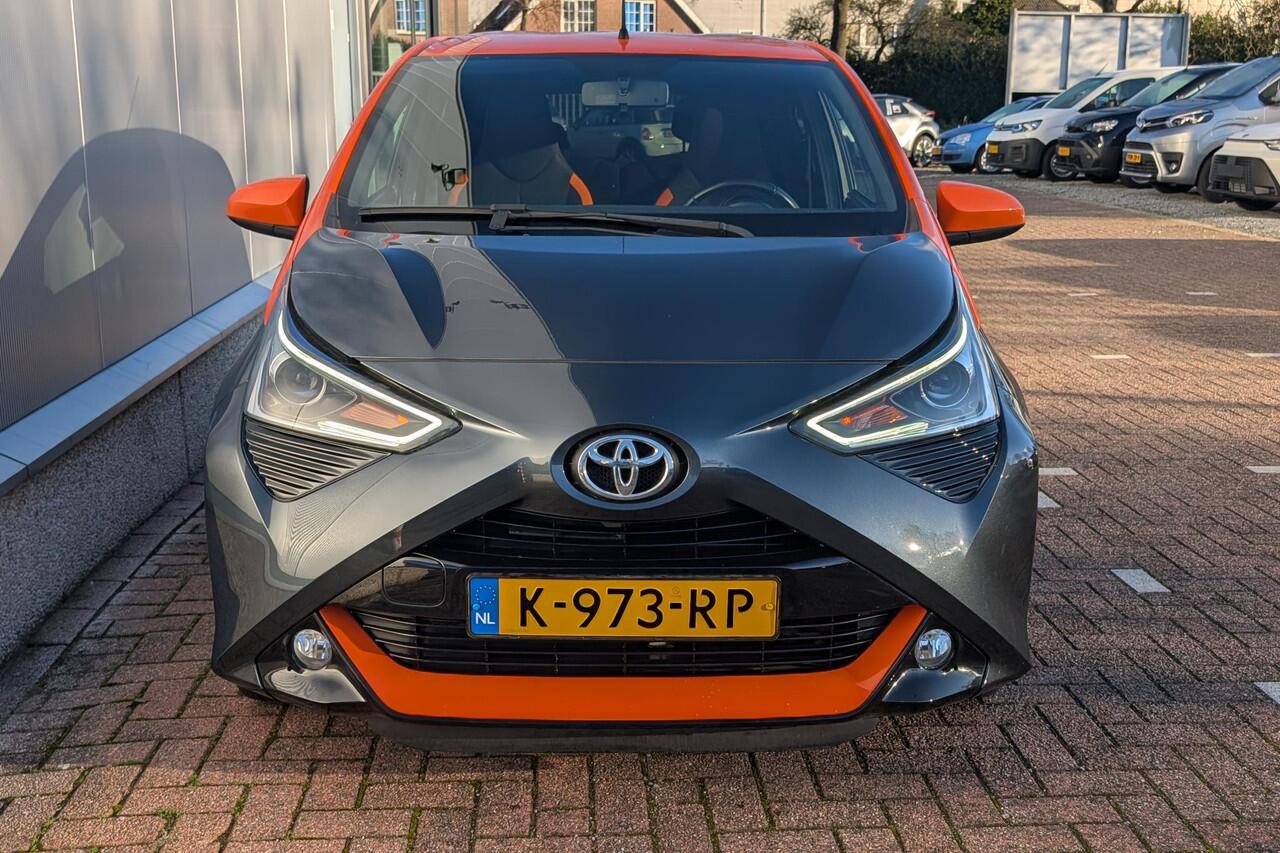 Toyota AYGO 1.0 VVT-i x-JBL Achteruitrijcamera, Navigatie met Apple Carplay & Android Auto, JBL premium audio