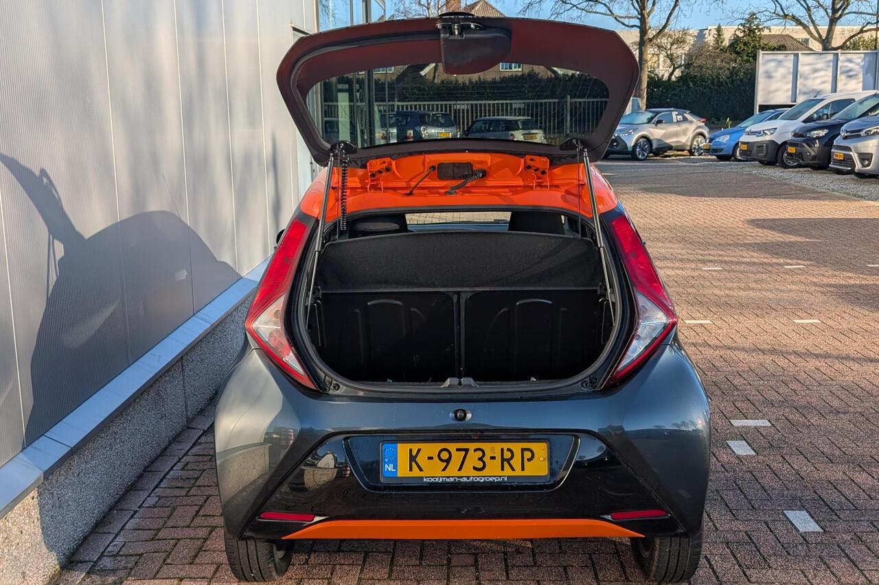 Toyota AYGO 1.0 VVT-i x-JBL Achteruitrijcamera, Navigatie met Apple Carplay & Android Auto, JBL premium audio