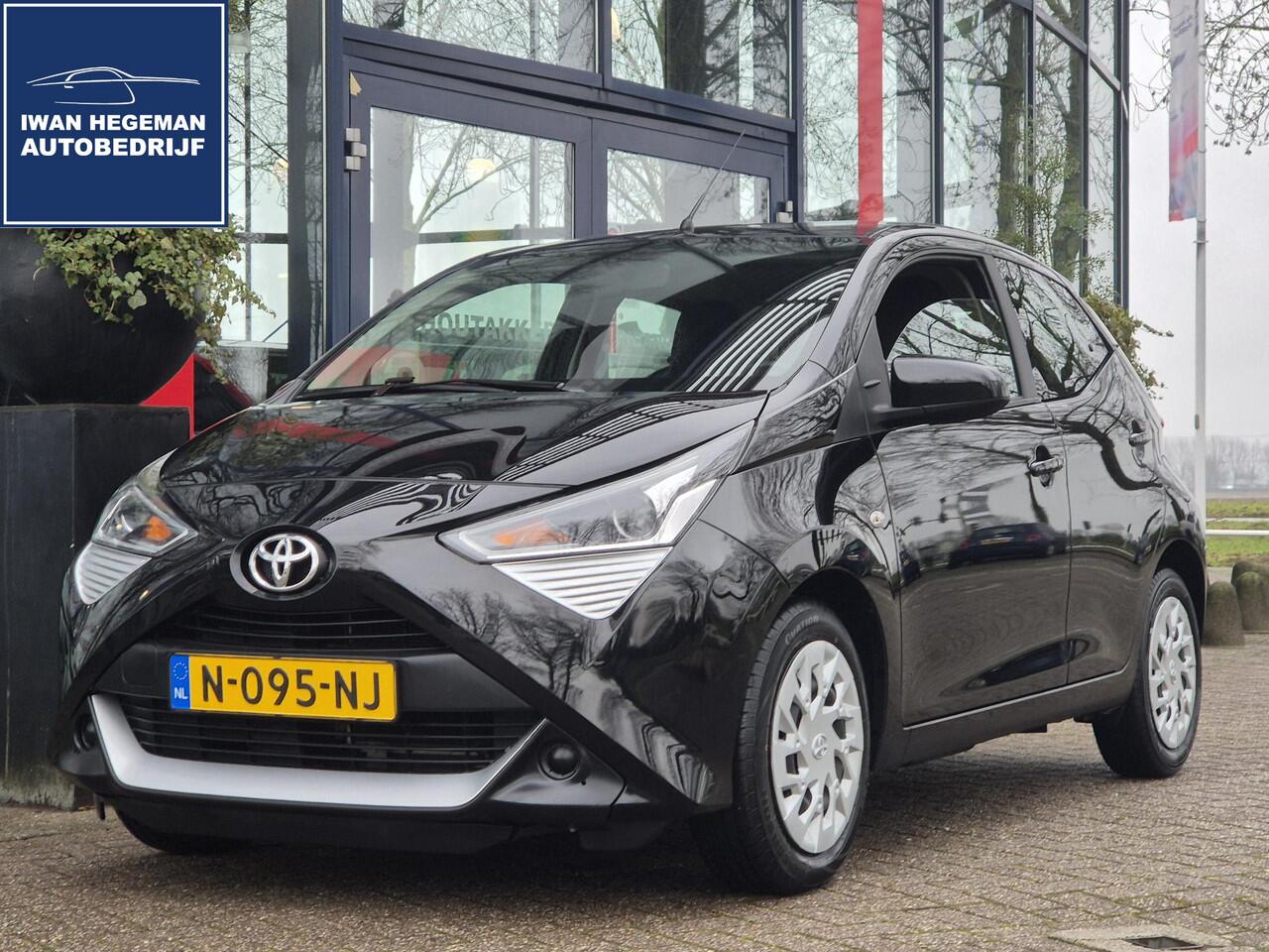 Toyota AYGO 1.0 VVT-i x-play | Navigatie via Smartphone | Apple Carplay | Airconditioning | Parkeercamera