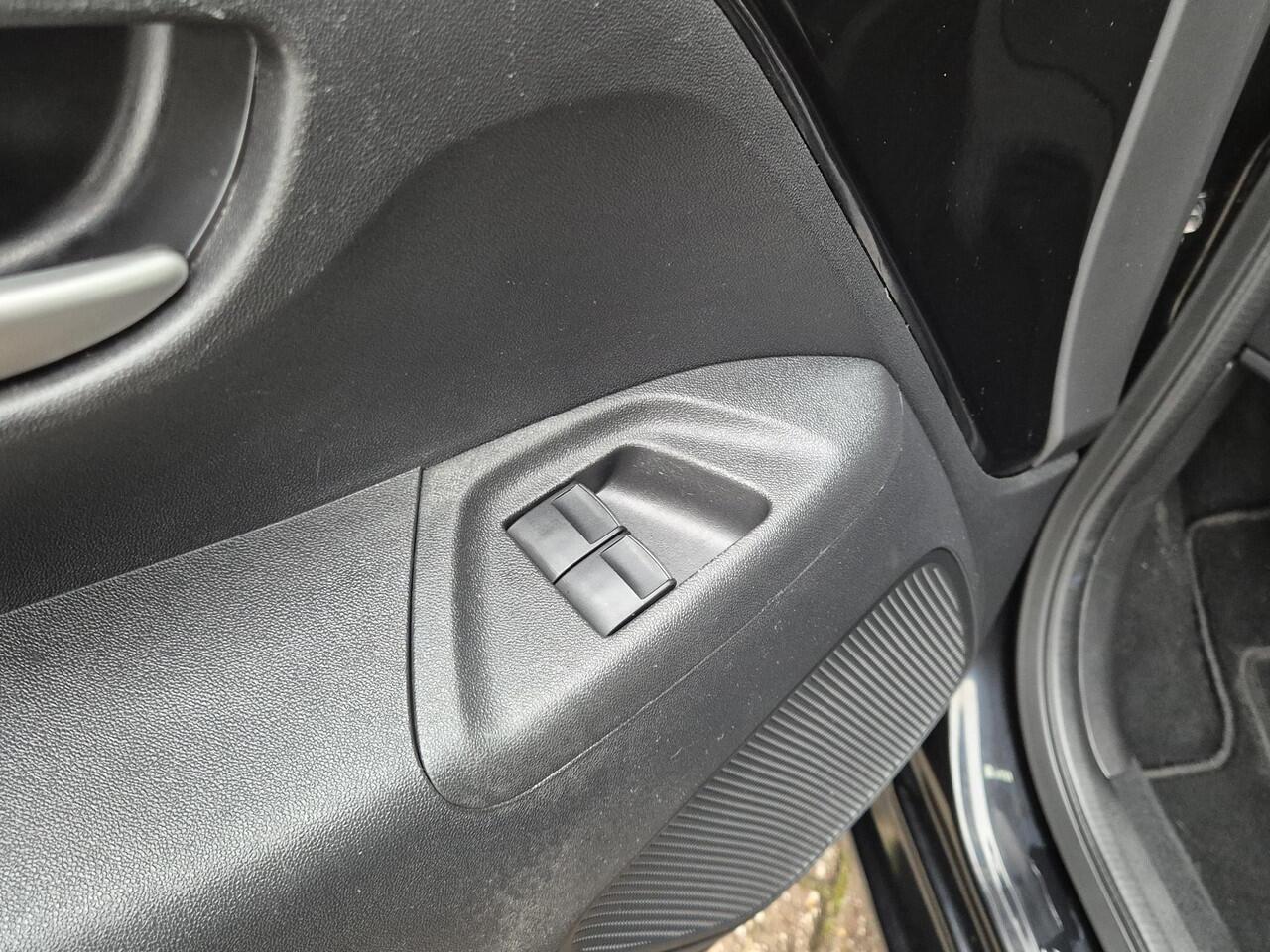 Toyota AYGO 1.0 VVT-i x-play | Navigatie via Smartphone | Apple Carplay | Airconditioning | Parkeercamera