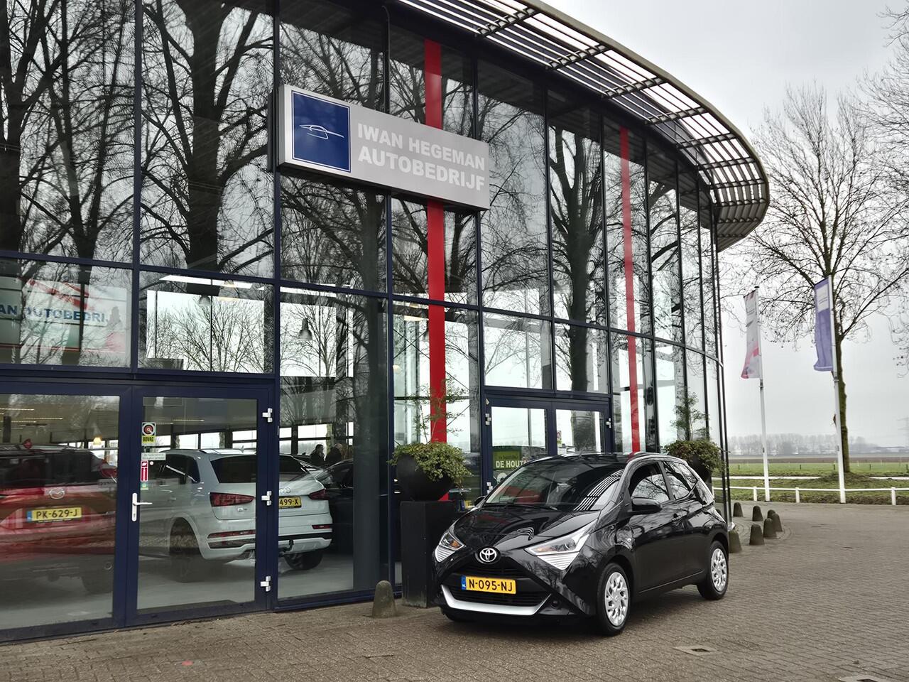 Toyota AYGO 1.0 VVT-i x-play | Navigatie via Smartphone | Apple Carplay | Airconditioning | Parkeercamera