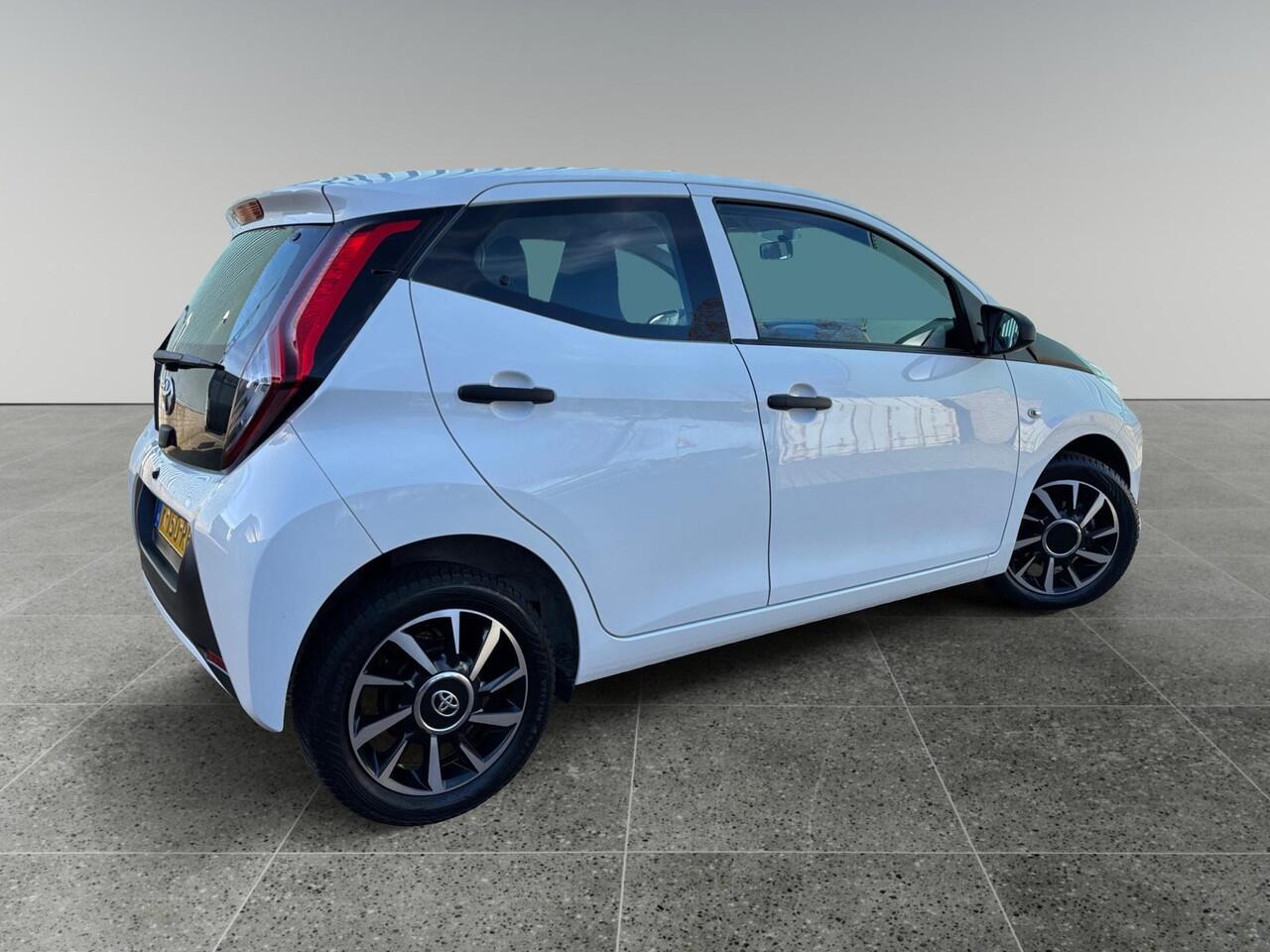 Toyota AYGO 5-deurs x-fun 1.0 VVT-i 72pk | AIRCO | BLUETOOTH | LM-VELGEN |