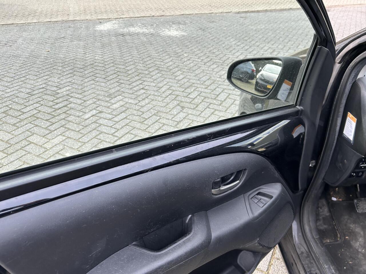 Toyota AYGO 1.0 VVT-i x-play