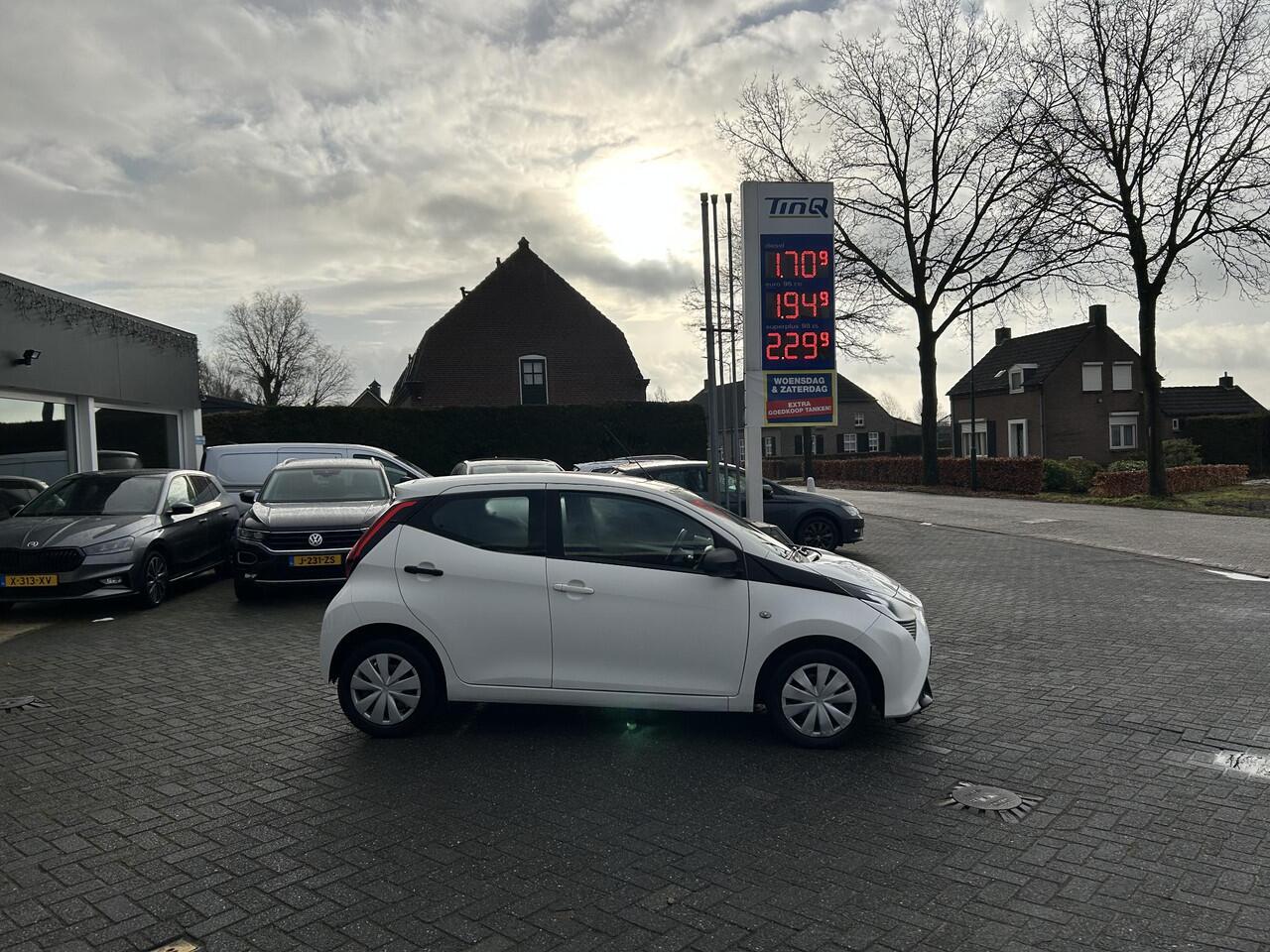 Toyota AYGO 1.0 VVT-i x-fun