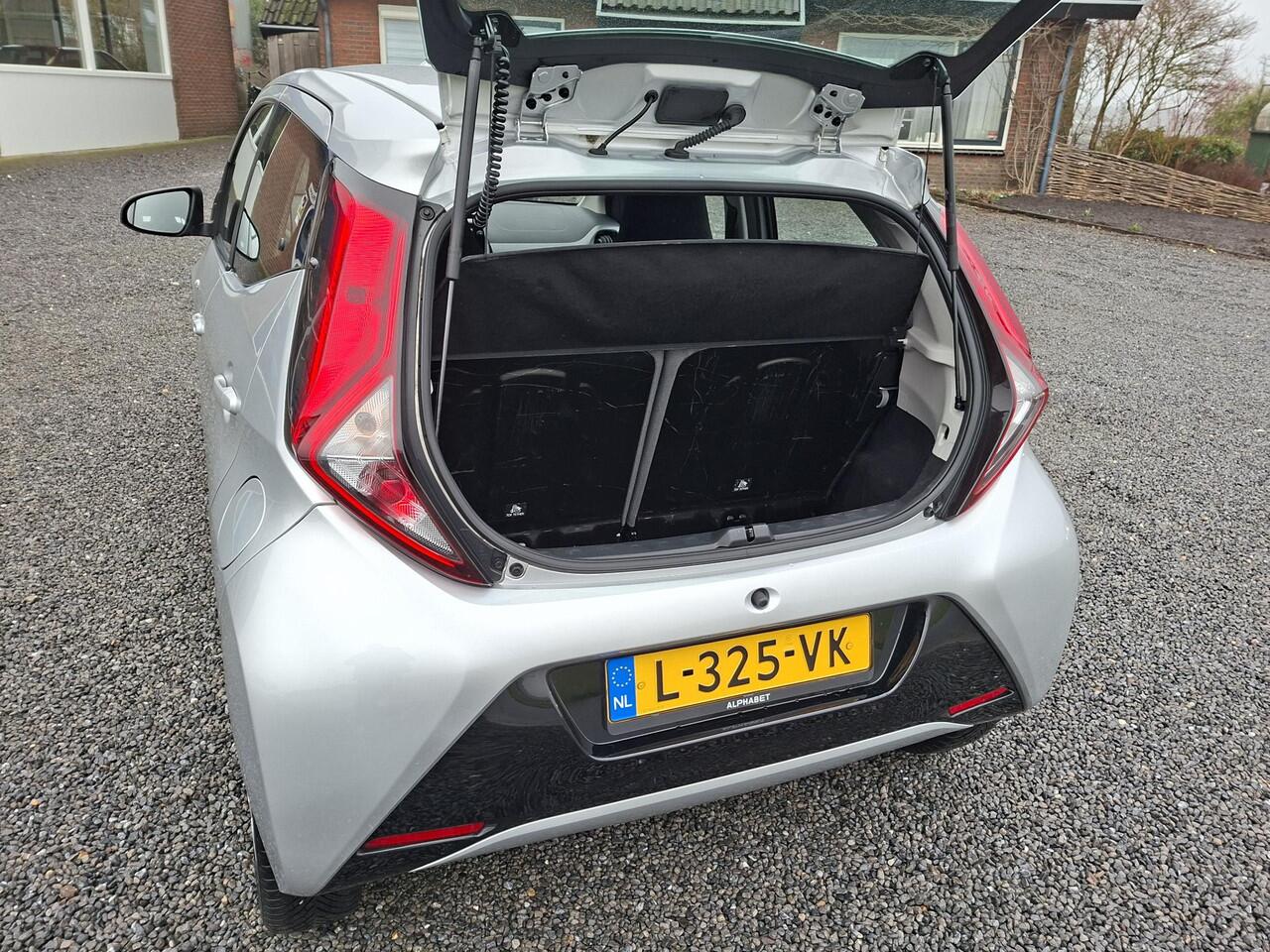 Toyota AYGO 1.0 VVT-i x-play AIRCO | NL-auto | rijklaarprijs !!