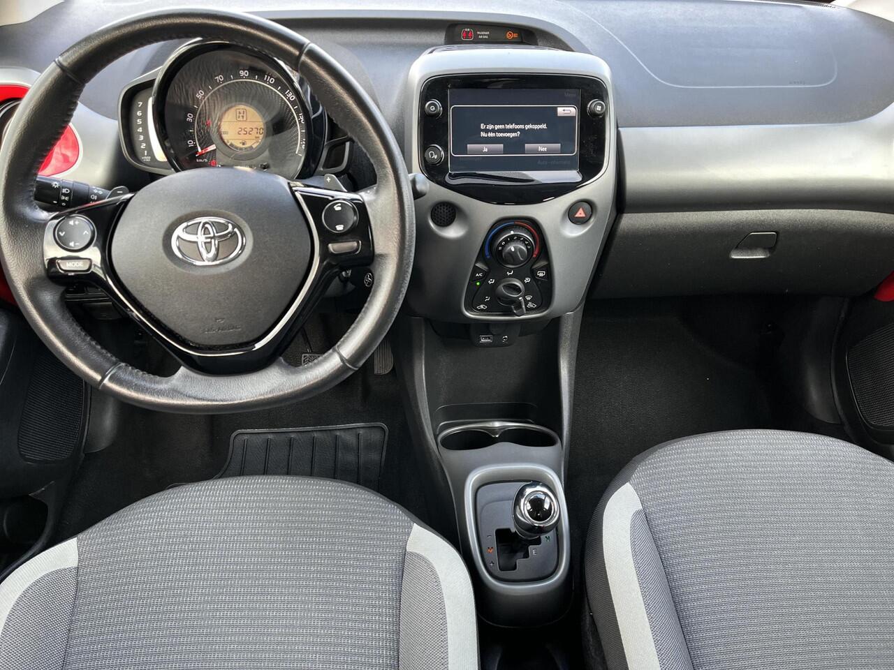 Toyota AYGO 1.0 VVT-i x-play | X-shift automaat | Carplay | Airco | Licht metalen velgen |