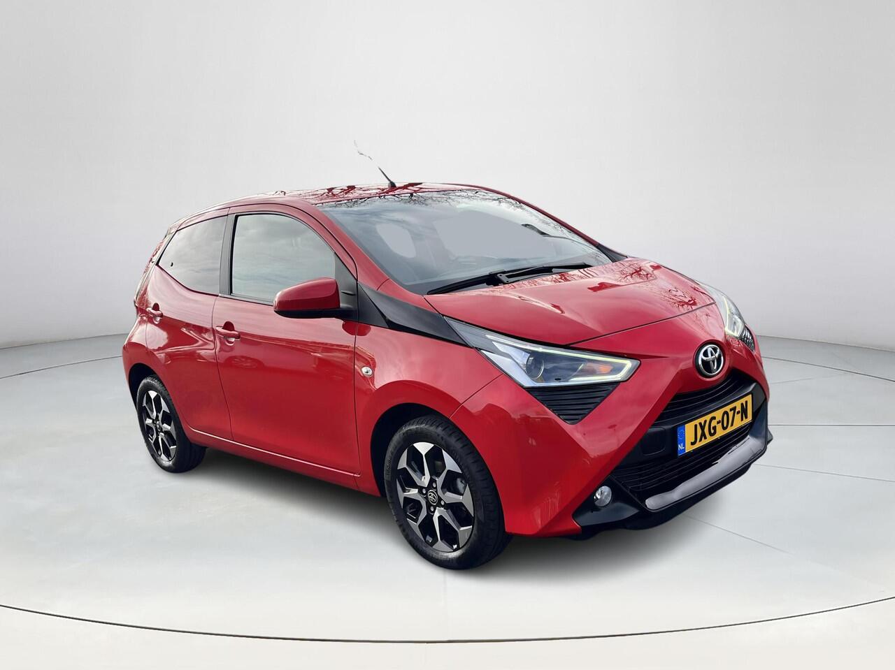 Toyota AYGO 1.0 VVT-i x-play | X-shift automaat | Carplay | Airco | Licht metalen velgen |