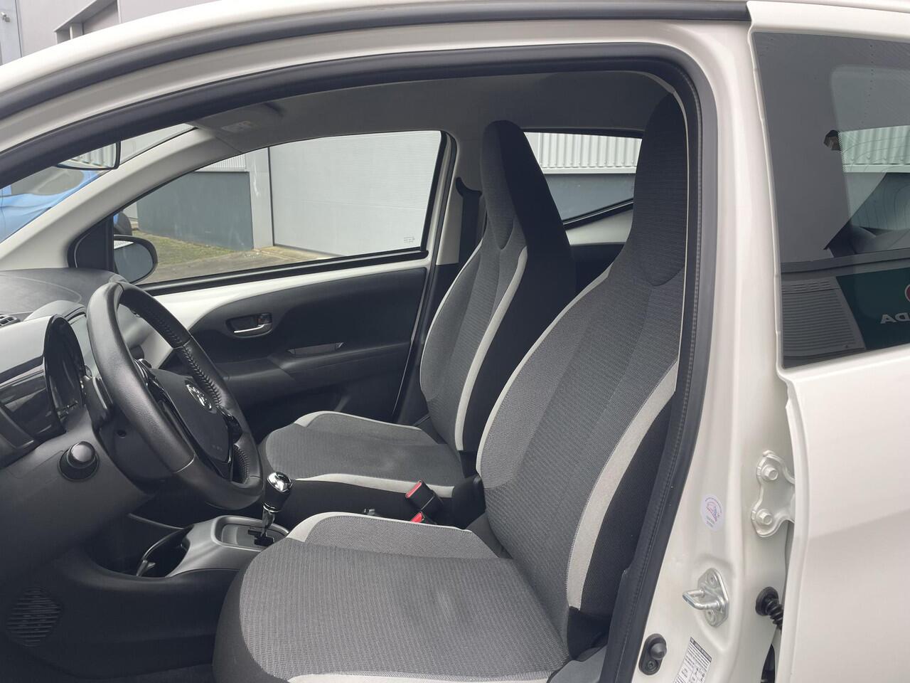 Toyota AYGO 1.0 VVT-i x-play Automaat