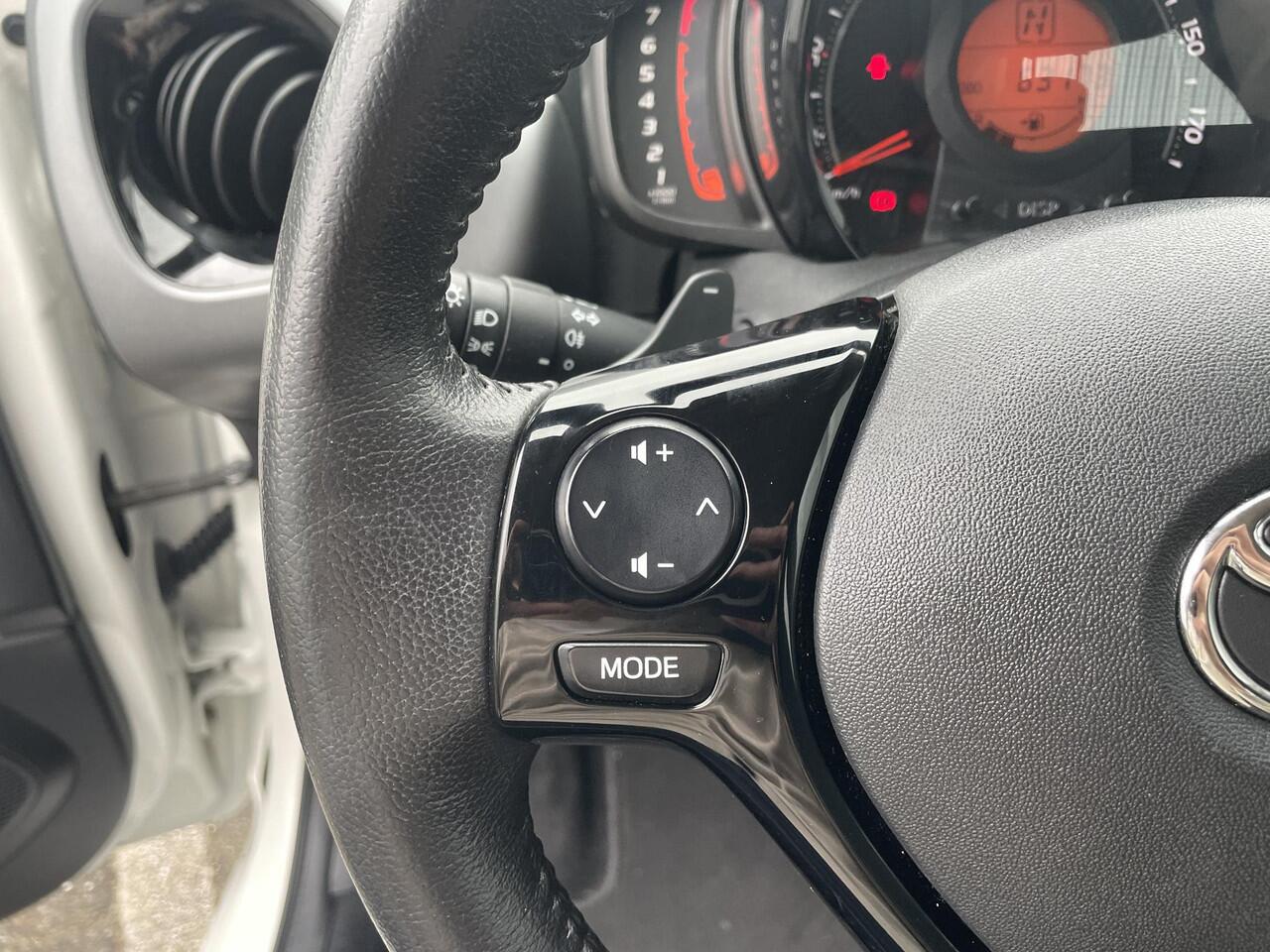 Toyota AYGO 1.0 VVT-i x-play Automaat