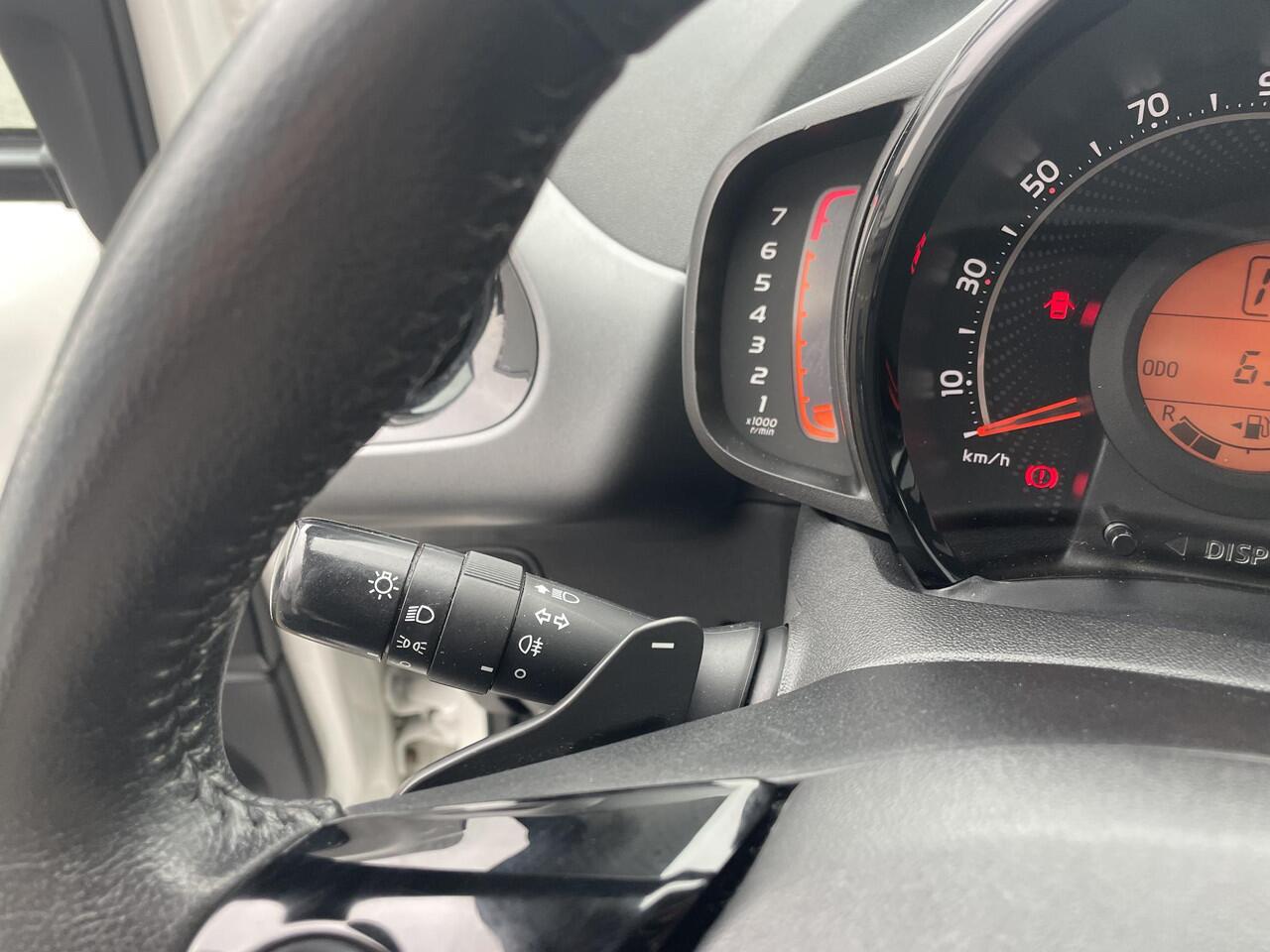 Toyota AYGO 1.0 VVT-i x-play Automaat