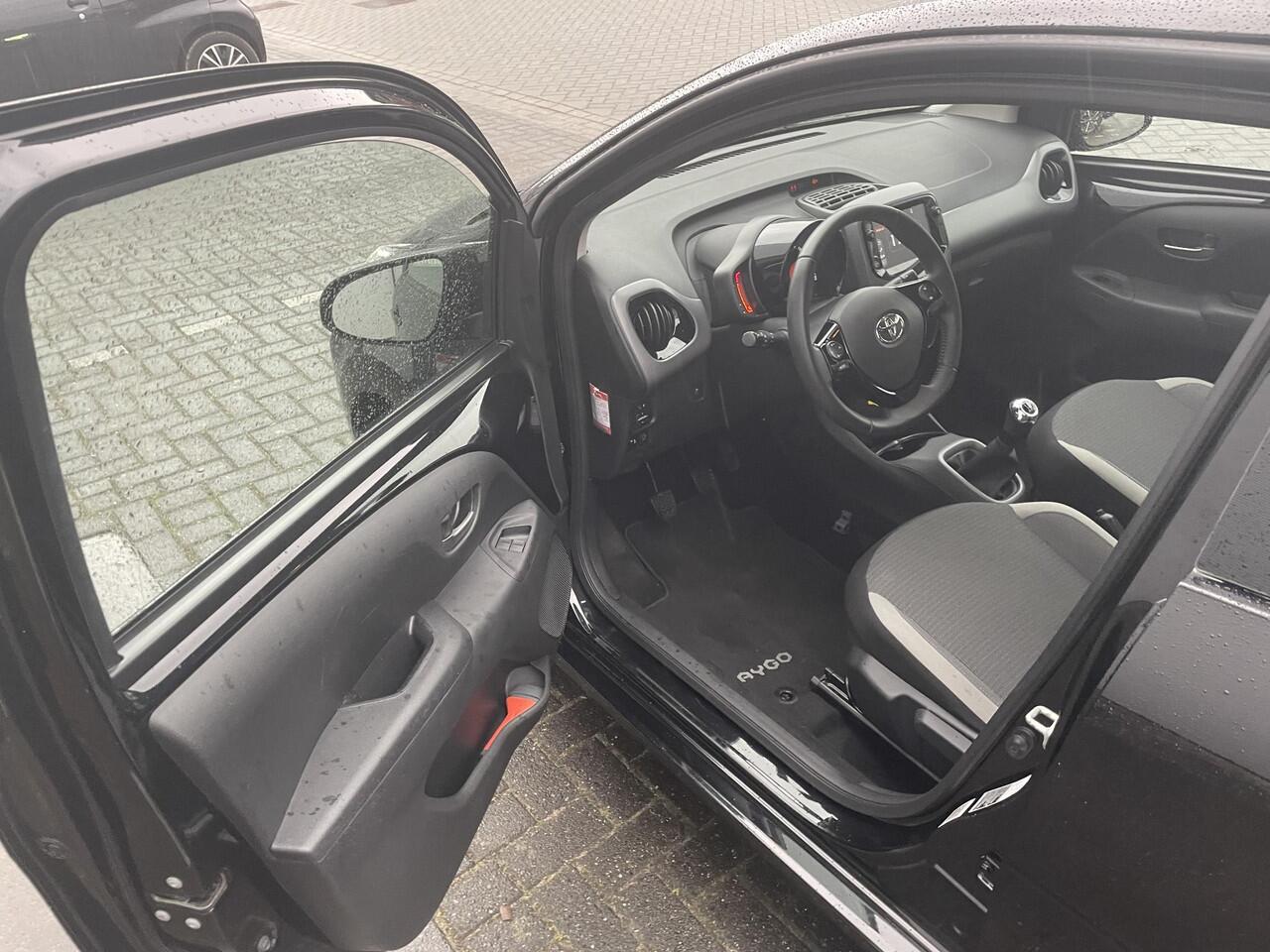 Toyota AYGO 1.0 VVT-i x-play Apple/android navigatie