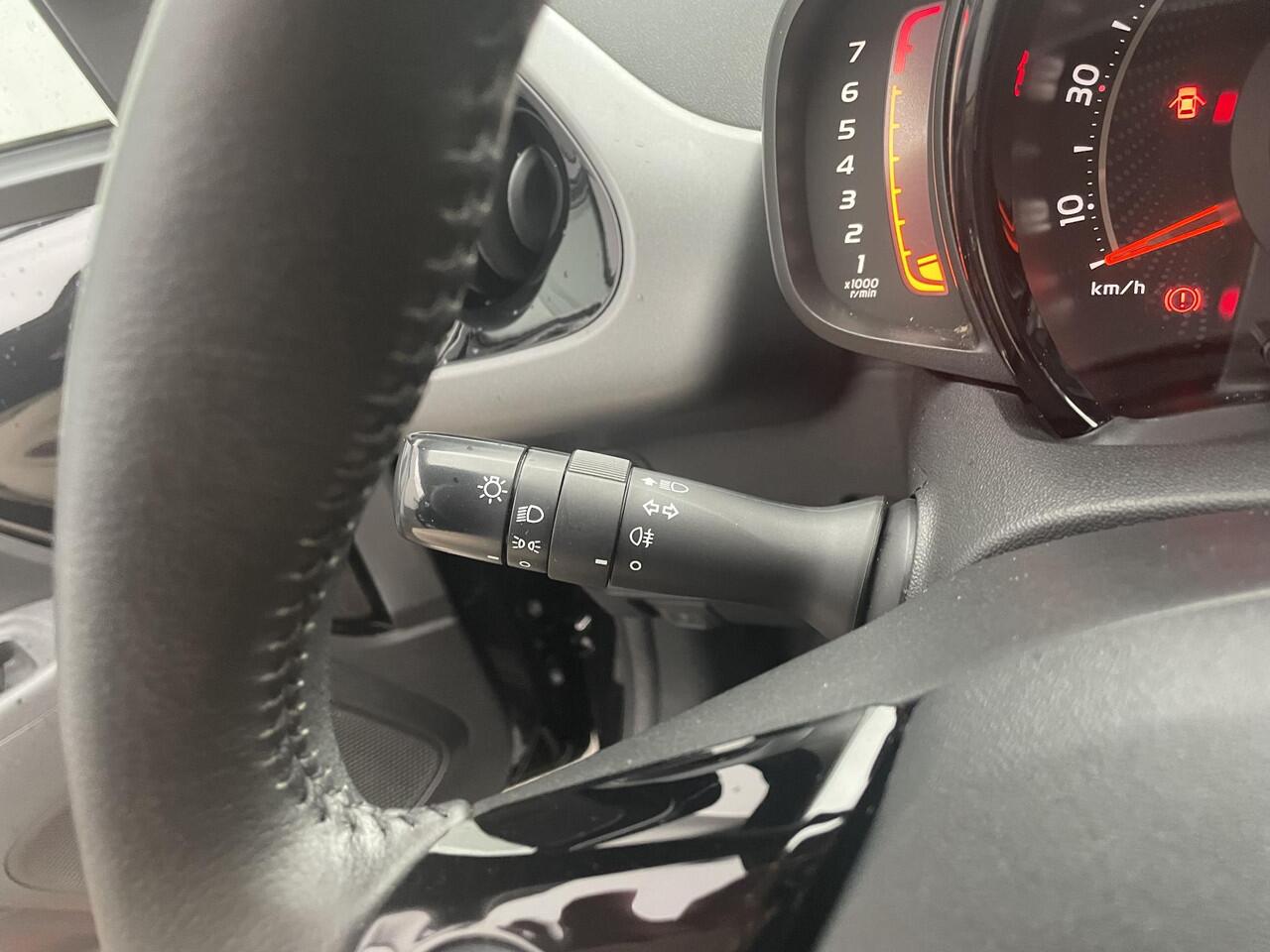 Toyota AYGO 1.0 VVT-i x-play Apple/android navigatie