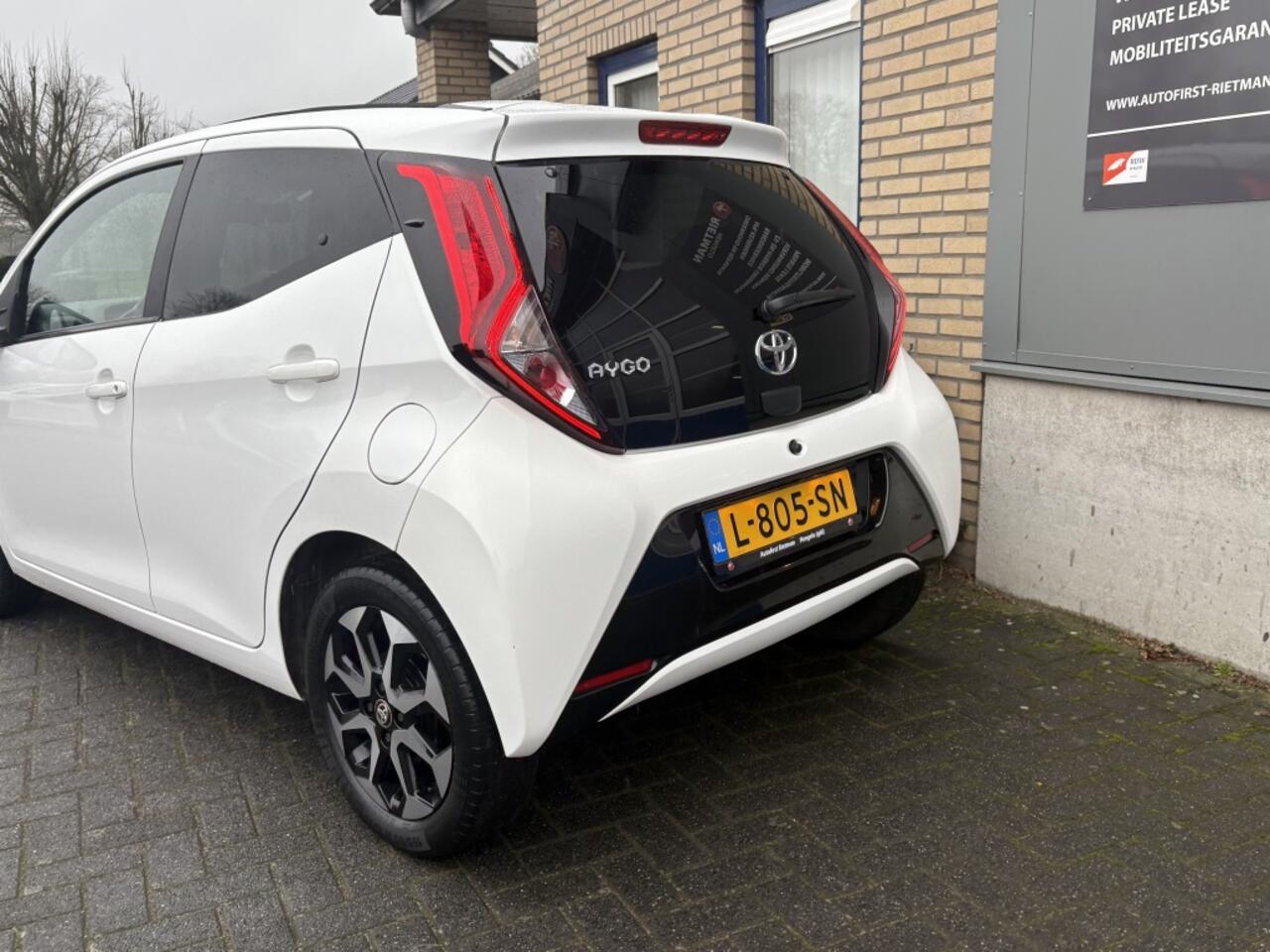 Toyota AYGO 1.0 VVT-i x-joy cab CARPLAY-SCHUIFDAK-CAMERA-BTW