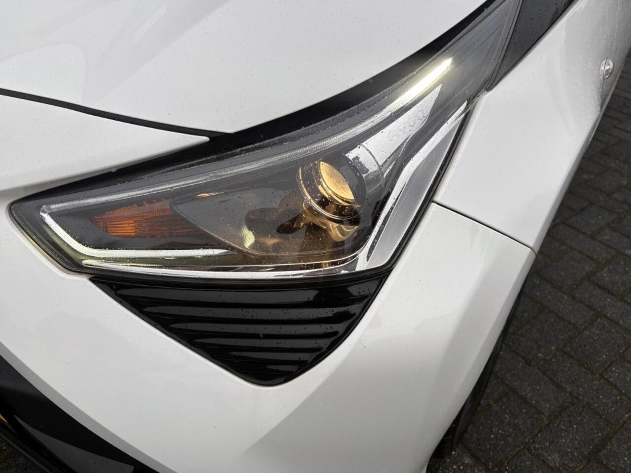 Toyota AYGO 1.0 VVT-i x-joy cab CARPLAY-SCHUIFDAK-CAMERA-BTW