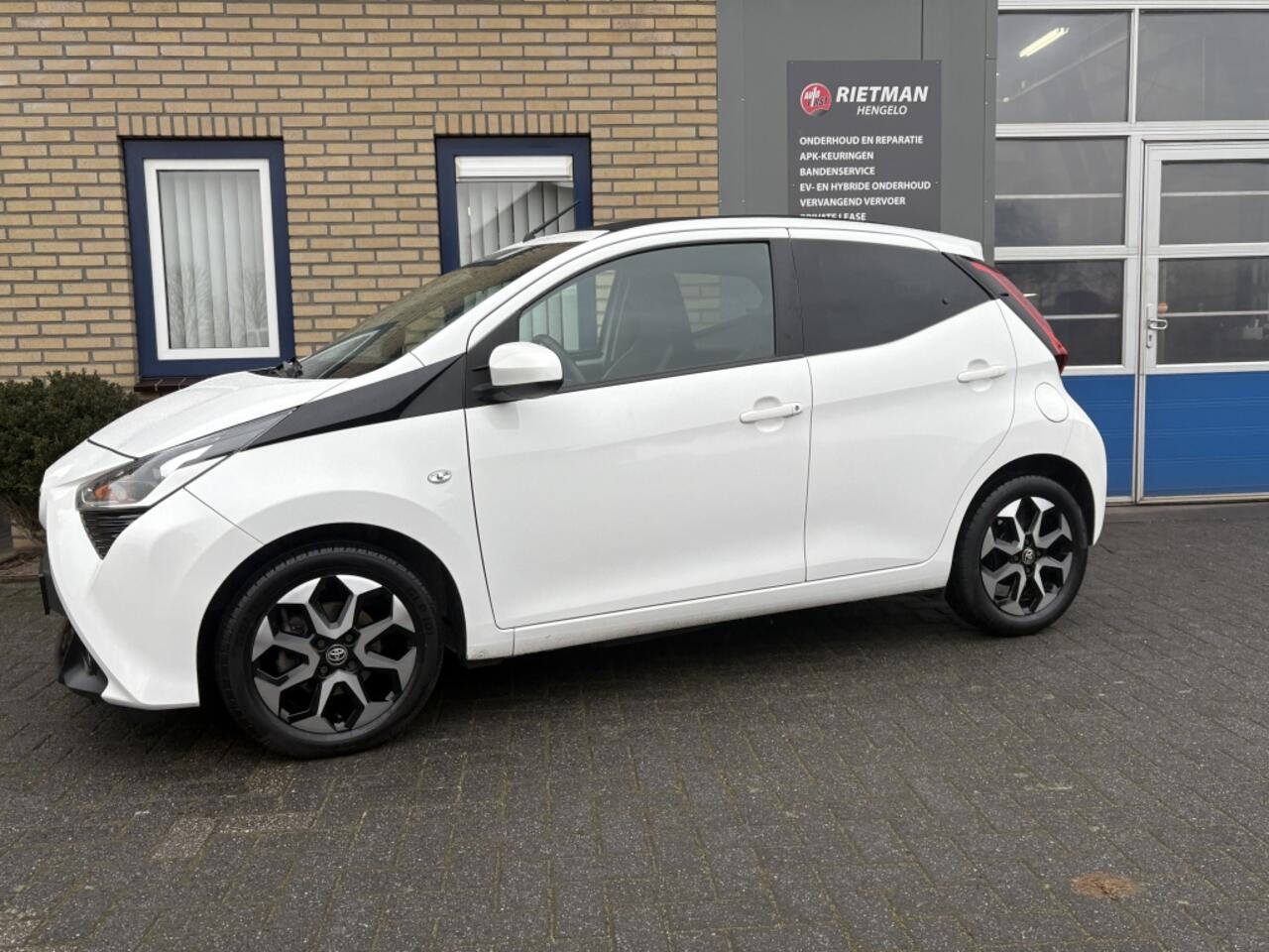 Toyota AYGO 1.0 VVT-i x-joy cab CARPLAY-SCHUIFDAK-CAMERA-BTW
