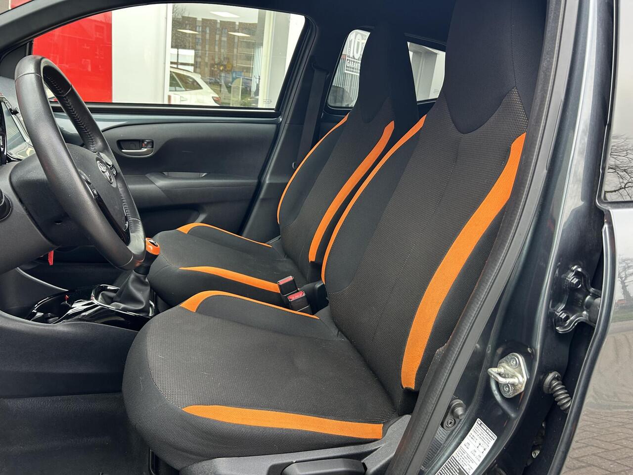 Toyota AYGO 1.0 VVT-i x-JBL | 1e eigenaar | Carplay | Climate Control