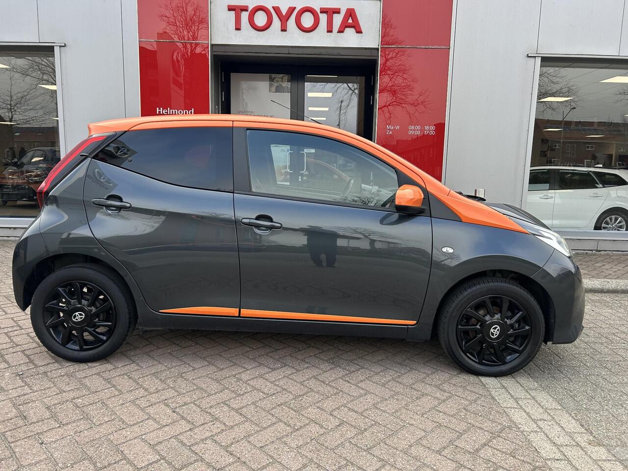 Toyota AYGO 1.0 VVT-i x-JBL | 1e eigenaar | Carplay | Climate Control