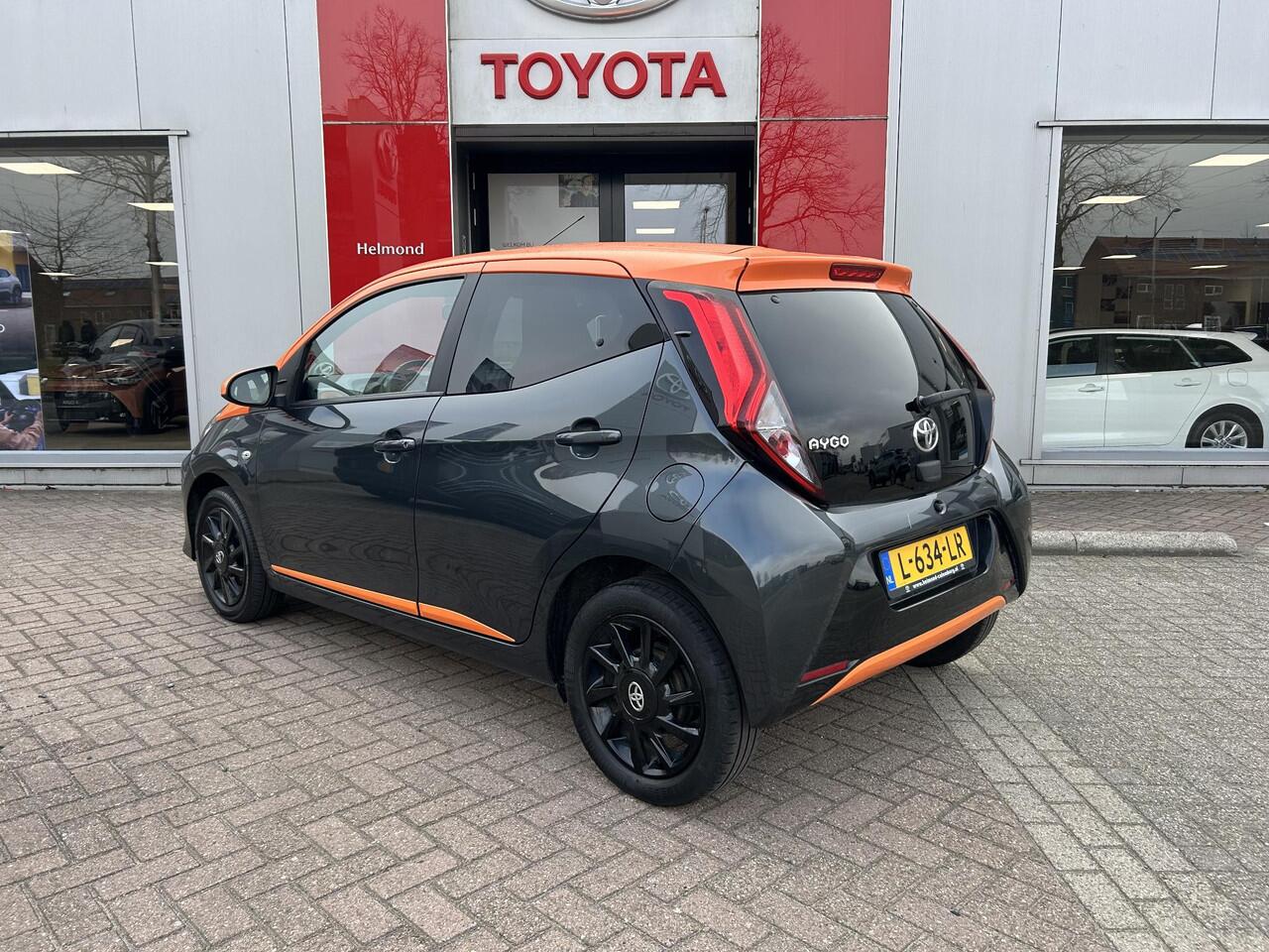 Toyota AYGO 1.0 VVT-i x-JBL | 1e eigenaar | Carplay | Climate Control