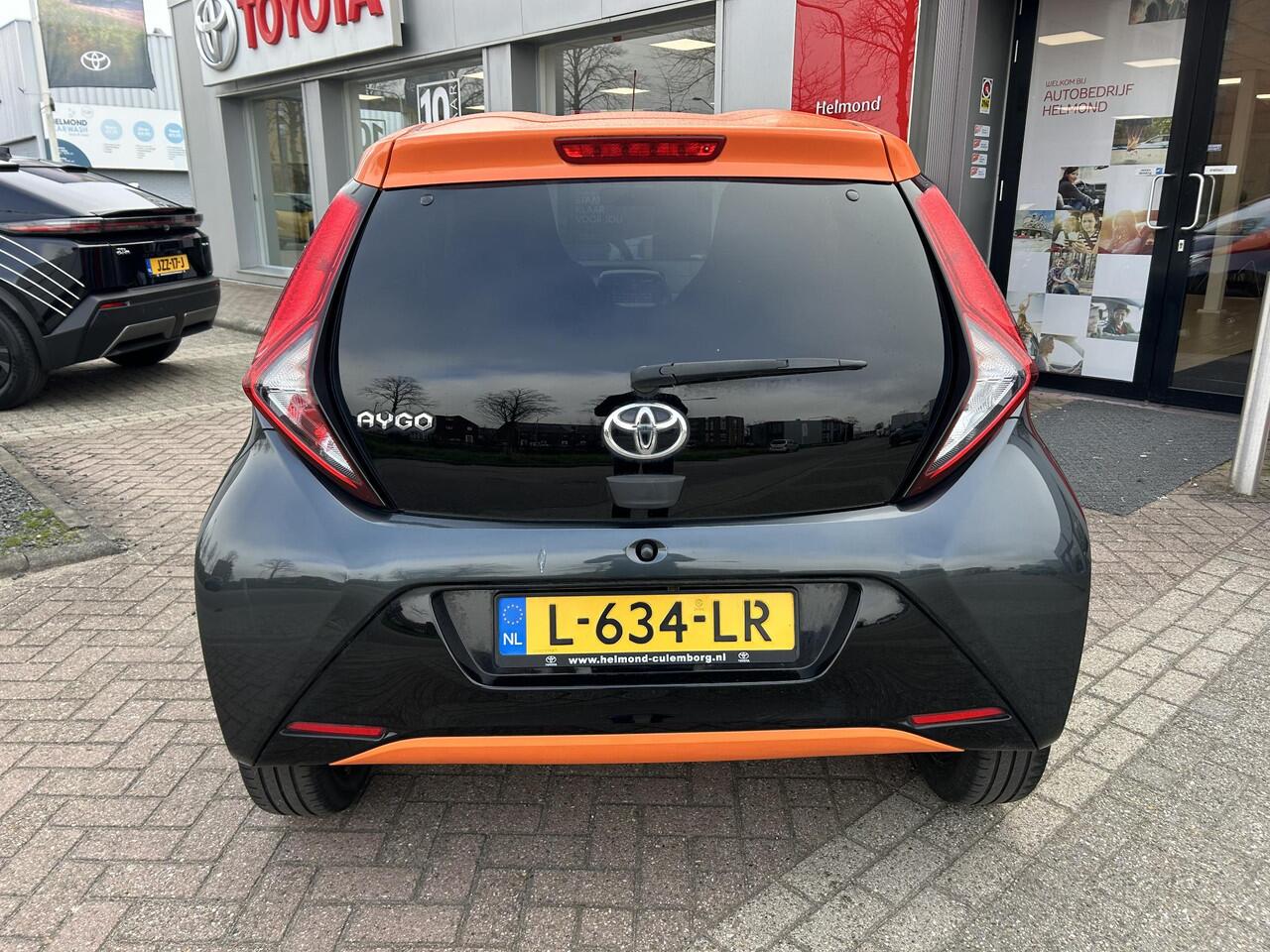 Toyota AYGO 1.0 VVT-i x-JBL | 1e eigenaar | Carplay | Climate Control