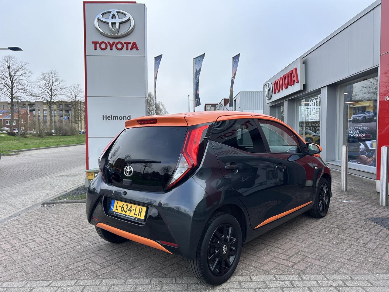 Toyota AYGO 1.0 VVT-i x-JBL | 1e eigenaar | Carplay | Climate Control