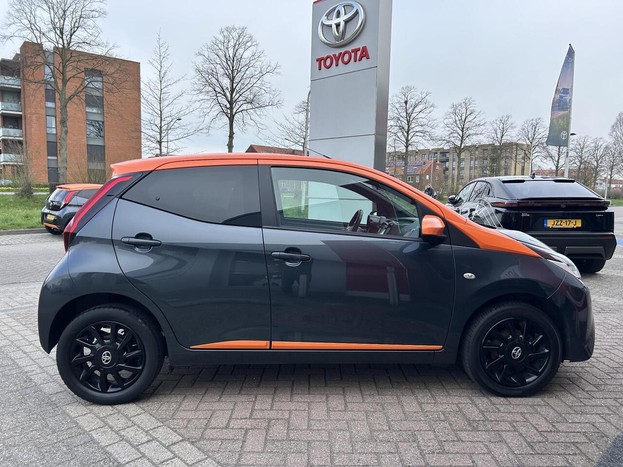Toyota AYGO 1.0 VVT-i x-JBL | 1e eigenaar | Carplay | Climate Control
