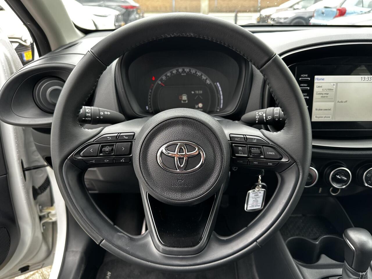 Toyota AYGO X 1.0 VVT-i S-CVT Play Toyota Aygo X 1.0 VVT-i S-CVT play Automaat, hoge instap, Apple carplay, android auto, Adaptieve cruise control, Airco ETC.