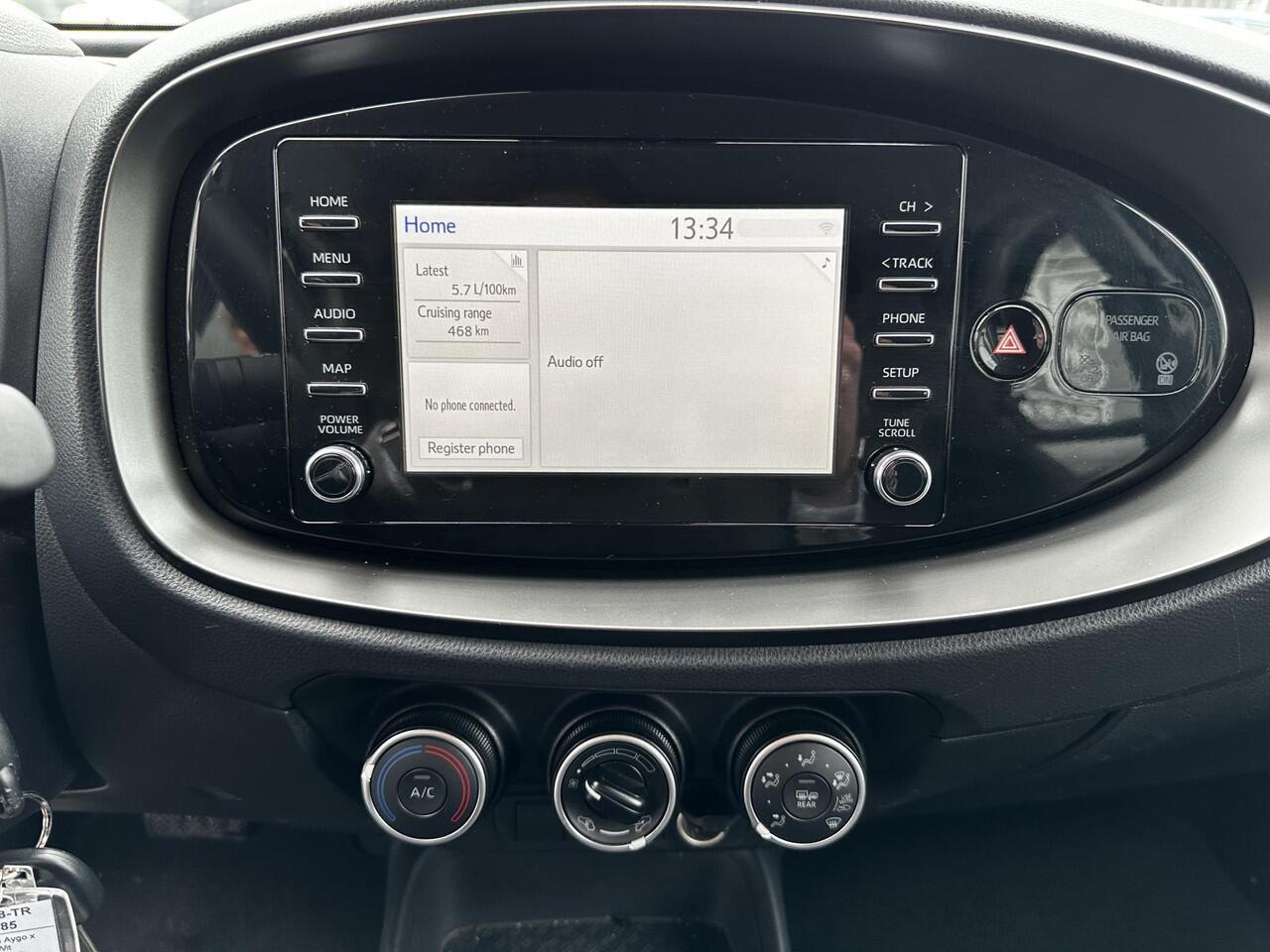 Toyota AYGO X 1.0 VVT-i S-CVT Play Toyota Aygo X 1.0 VVT-i S-CVT play Automaat, hoge instap, Apple carplay, android auto, Adaptieve cruise control, Airco ETC.