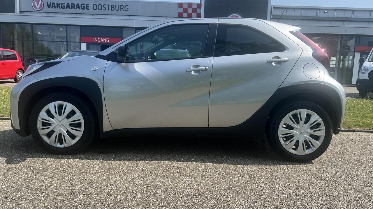 Toyota AYGO X 1.0 VVT-i MT Play