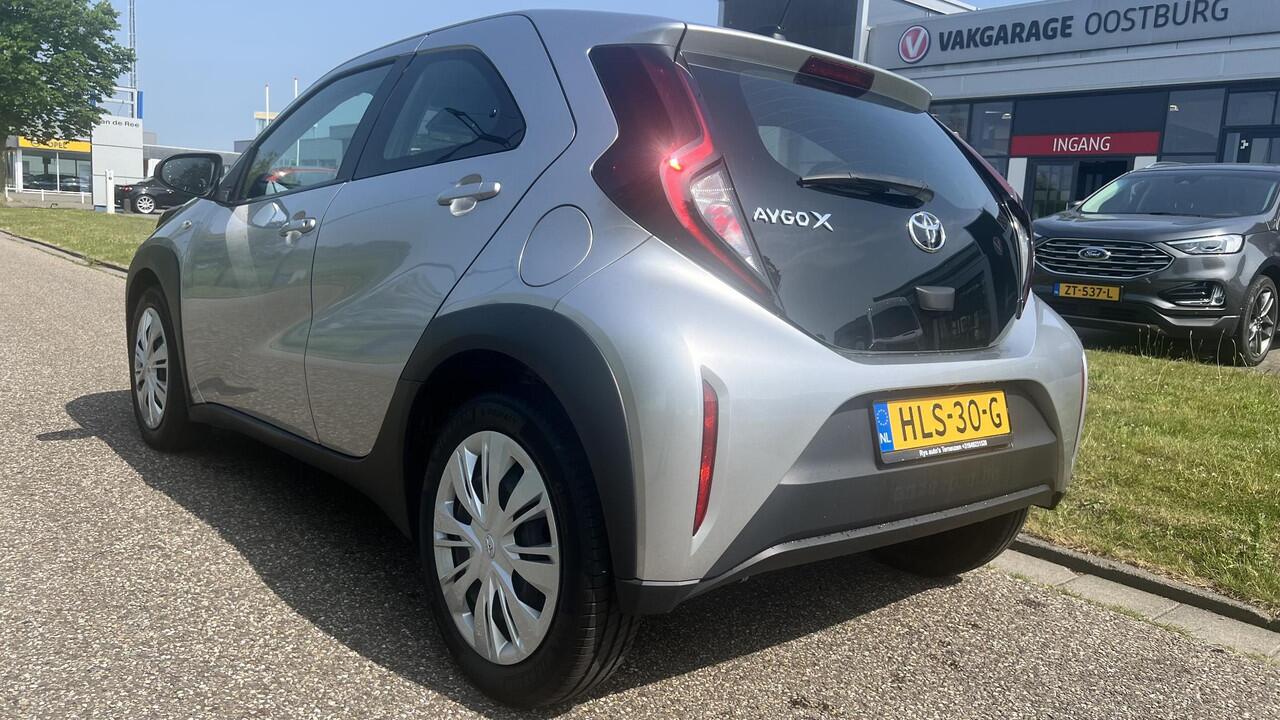 Toyota AYGO X 1.0 VVT-i MT Play