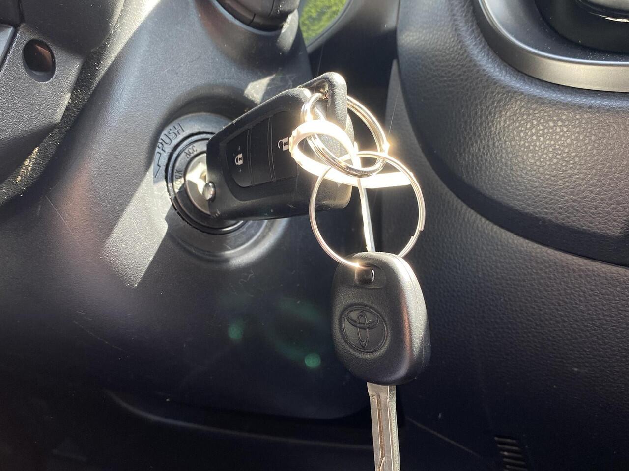 Toyota AYGO X 1.0 VVT-i MT Play NL-Auto, Achteruitrijcamera, Airco Apple Carplay/Android Auto | Start/Stop systeem |