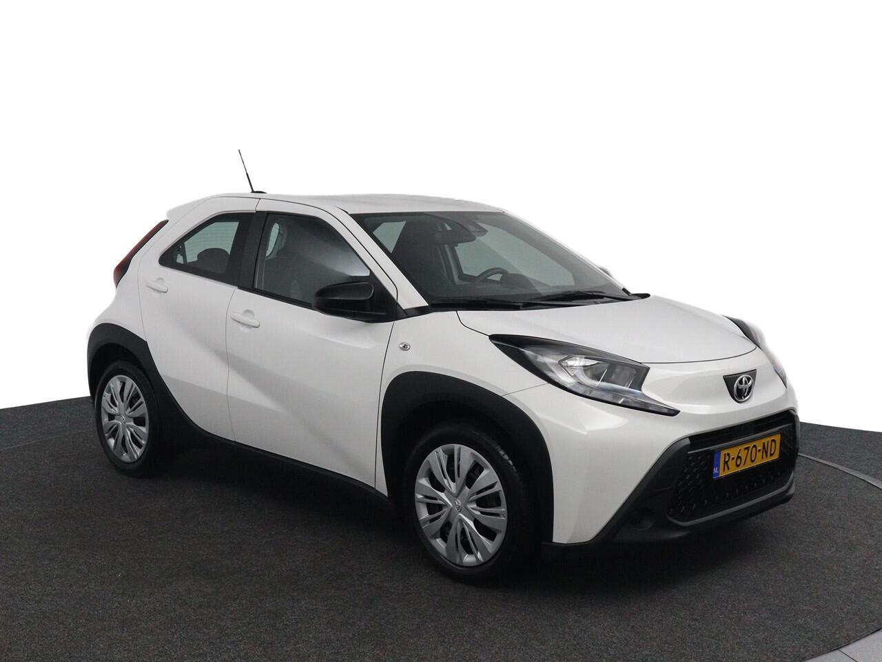 Toyota AYGO X 1.0 VVT-i MT Play | Eerste Eigenaar | Adaptieve Cruise Control | Achteruitrijcamera | Apple Carplay | Android Auto |