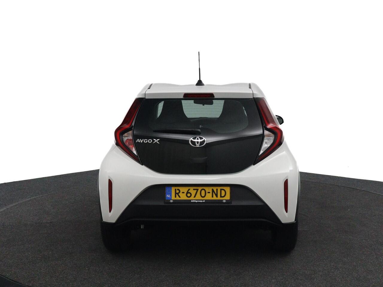 Toyota AYGO X 1.0 VVT-i MT Play | Eerste Eigenaar | Adaptieve Cruise Control | Achteruitrijcamera | Apple Carplay | Android Auto |