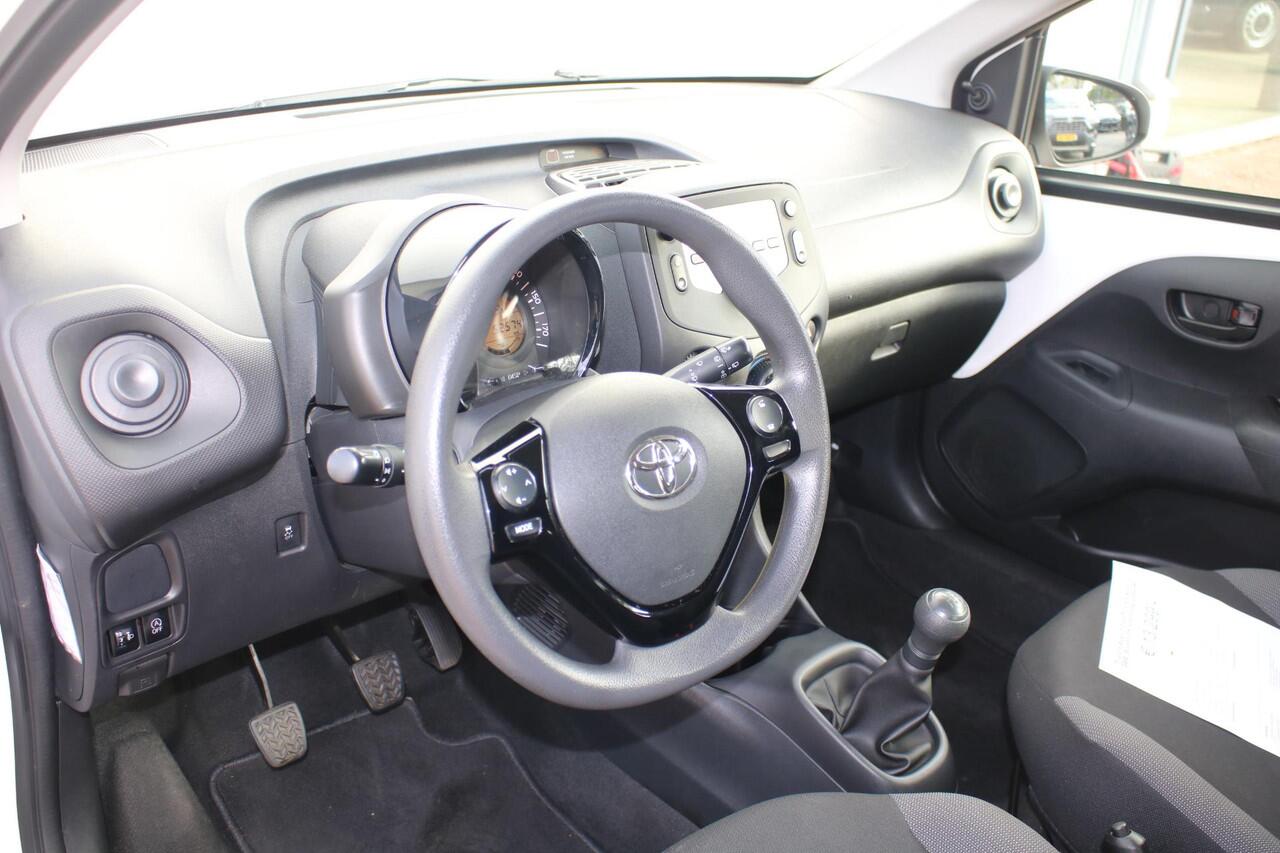 Toyota AYGO 1.0 VVT-i x-fun Airco, DAB, Bluetooth, start/stop systeem,