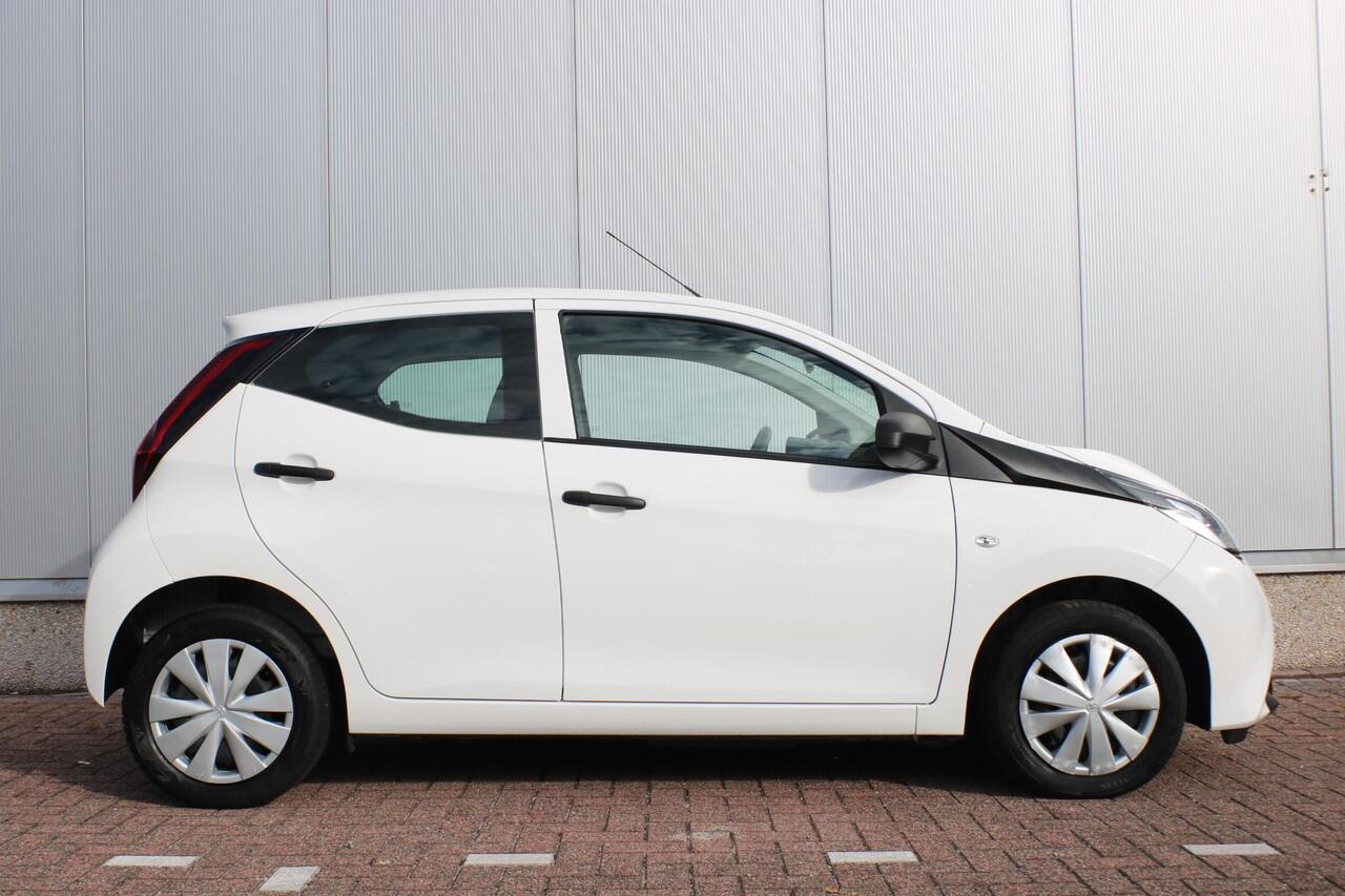 Toyota AYGO 1.0 VVT-i x-fun Airco, DAB, Bluetooth, start/stop systeem,