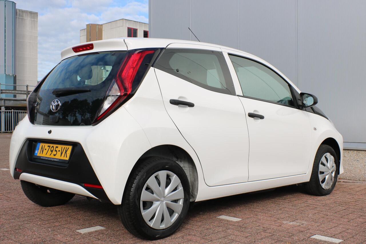 Toyota AYGO 1.0 VVT-i x-fun Airco, DAB, Bluetooth, start/stop systeem,